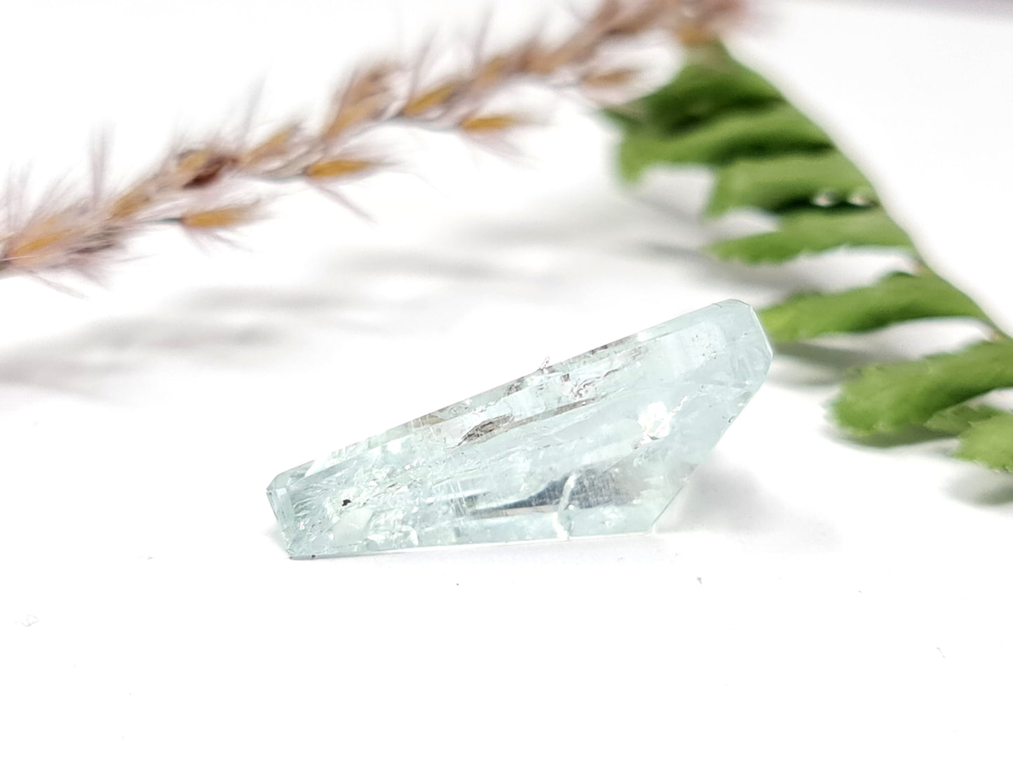 Großes Aquamarinherz, facettiert, Spiegelschiff 17,56 ct 23x14mm