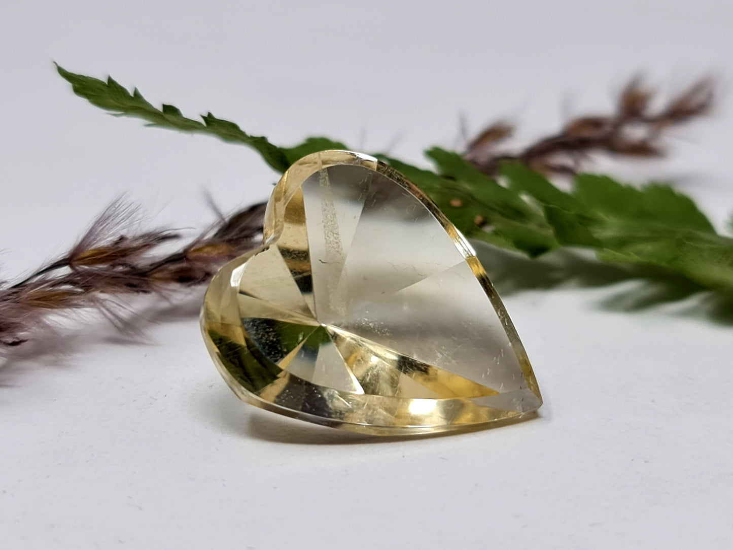 Citrin Herz Gelb, 15,7ct, 20x17x11mm Spiegelschliff