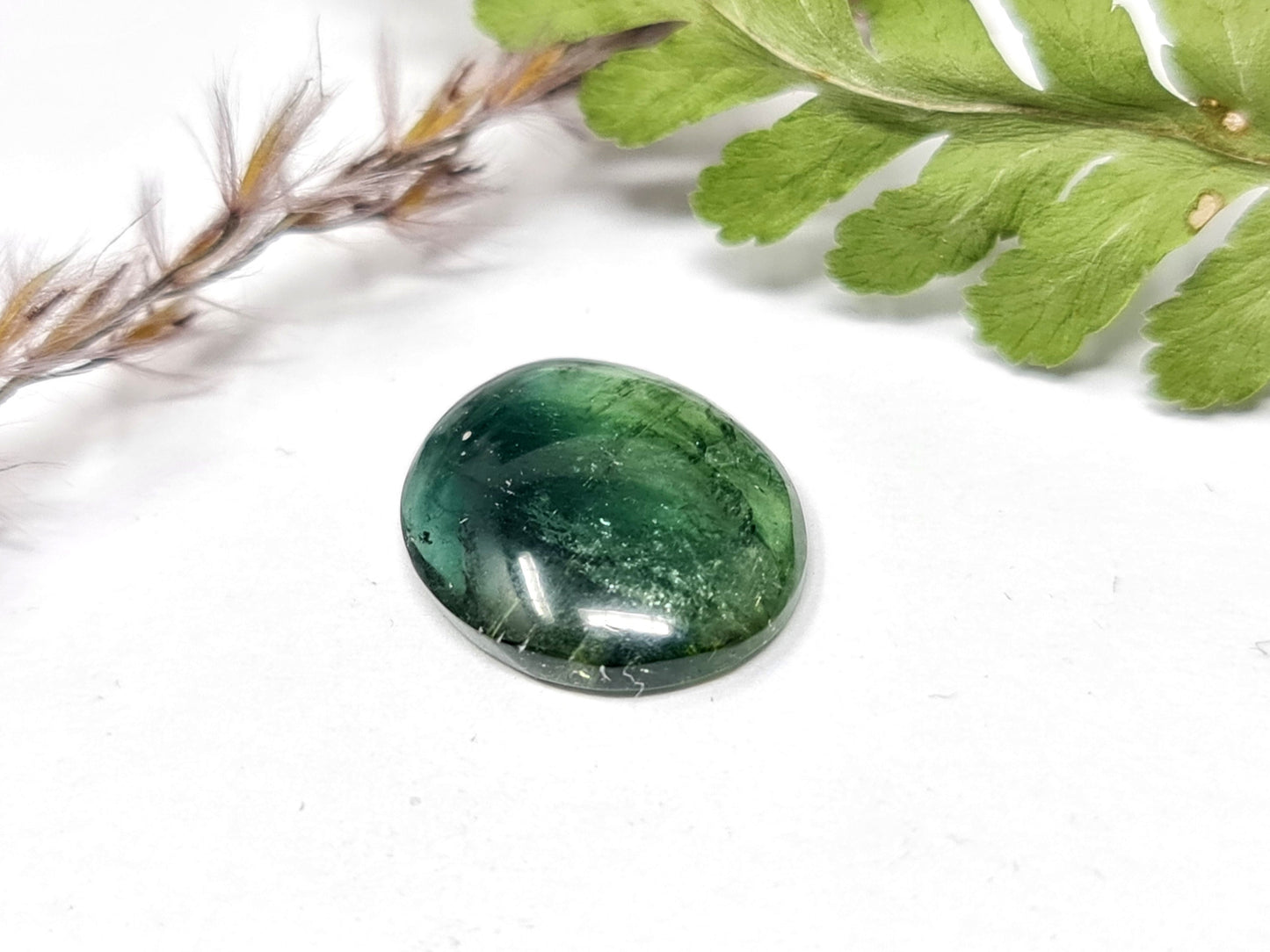 Nr.46 Turmalin Cabochon oval 14x11mm 5,69ct grün