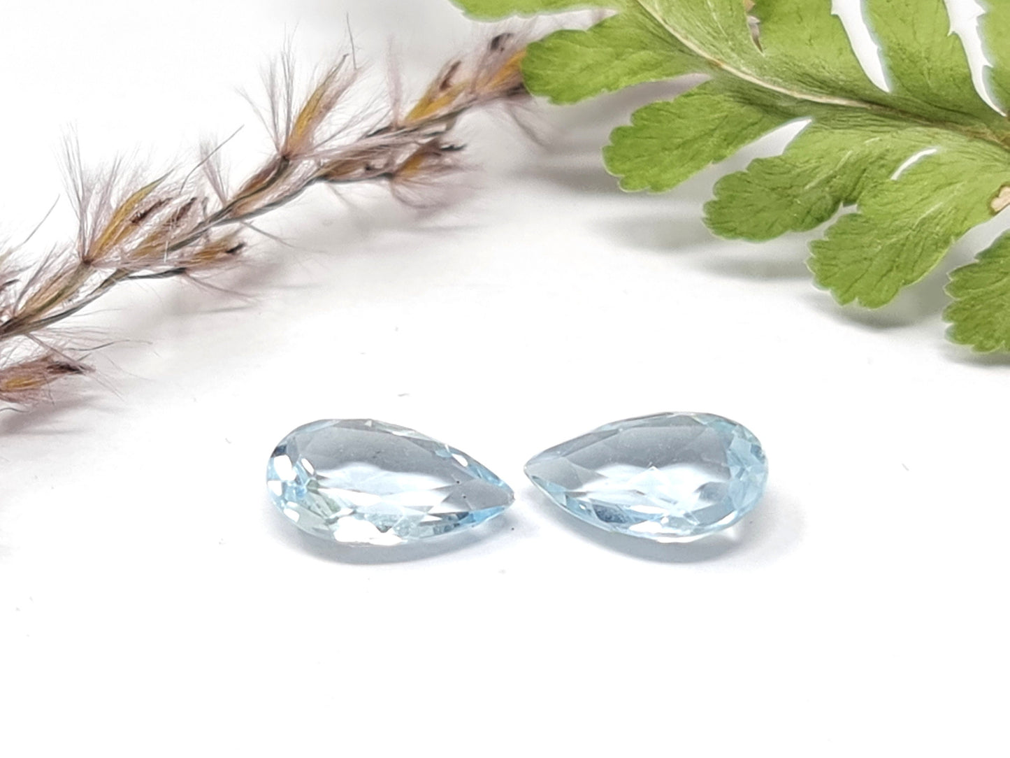 Nr. 54 Aquamarin, Tropfen, Paar, blau, 10x6mm 2,33ct