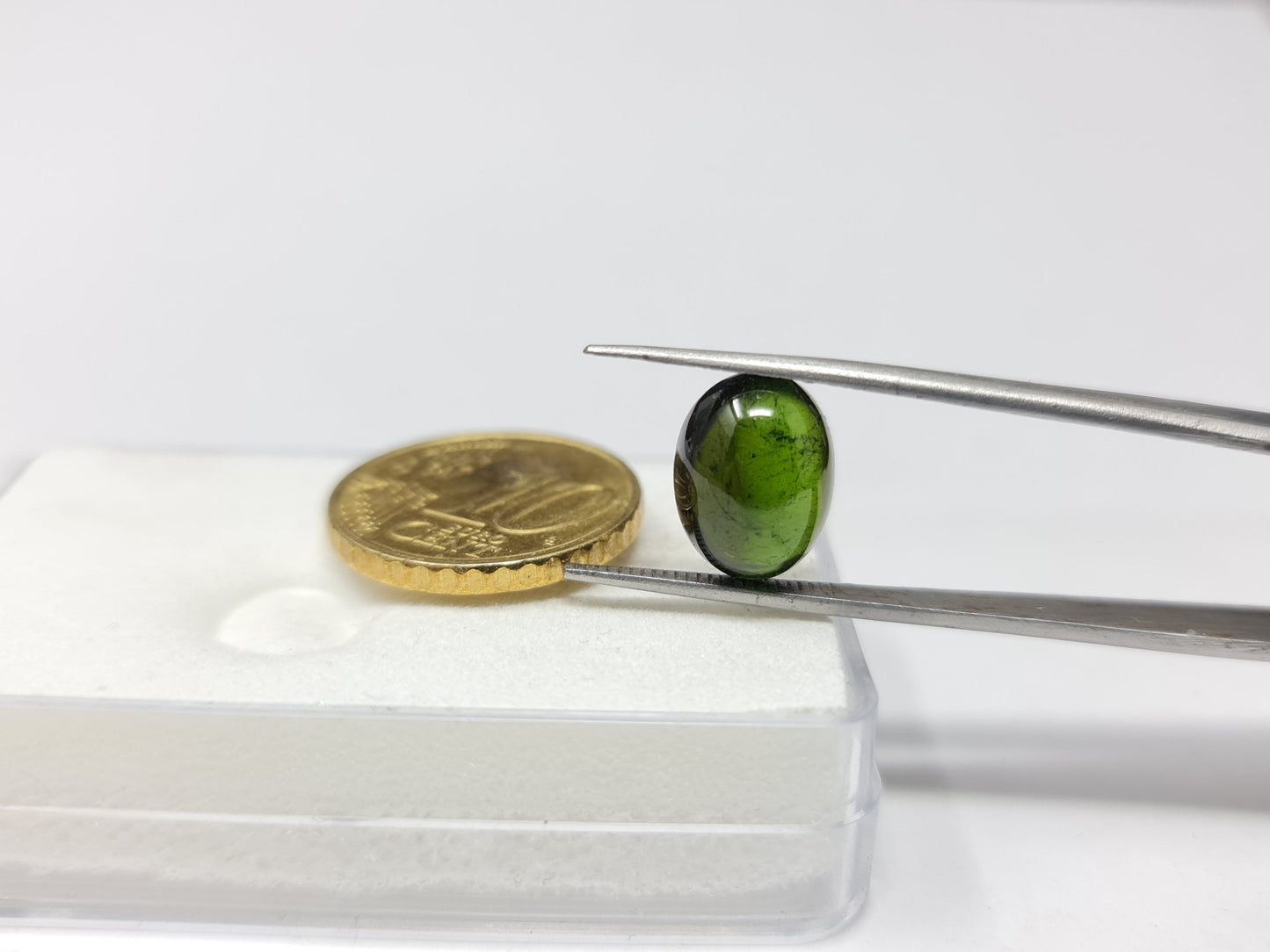 Nr.118 Grüner Turmalin Cabochon oval 11,8x9mm 5,08ct