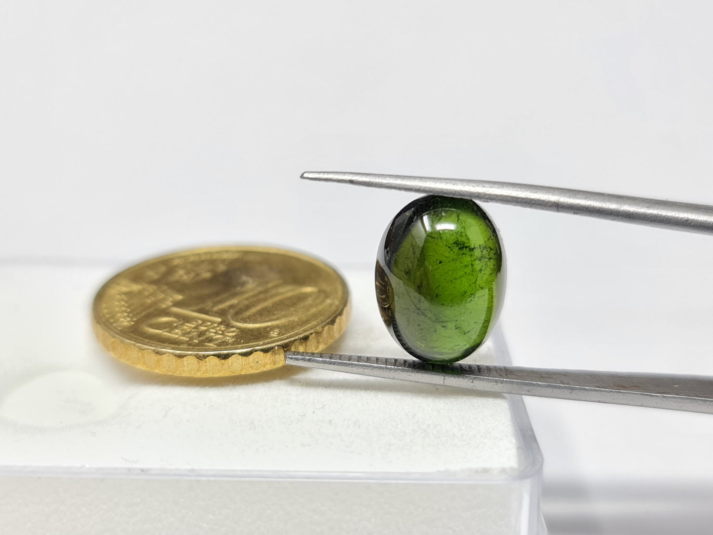 Nr.118 Grüner Turmalin Cabochon oval 11,8x9mm 5,08ct