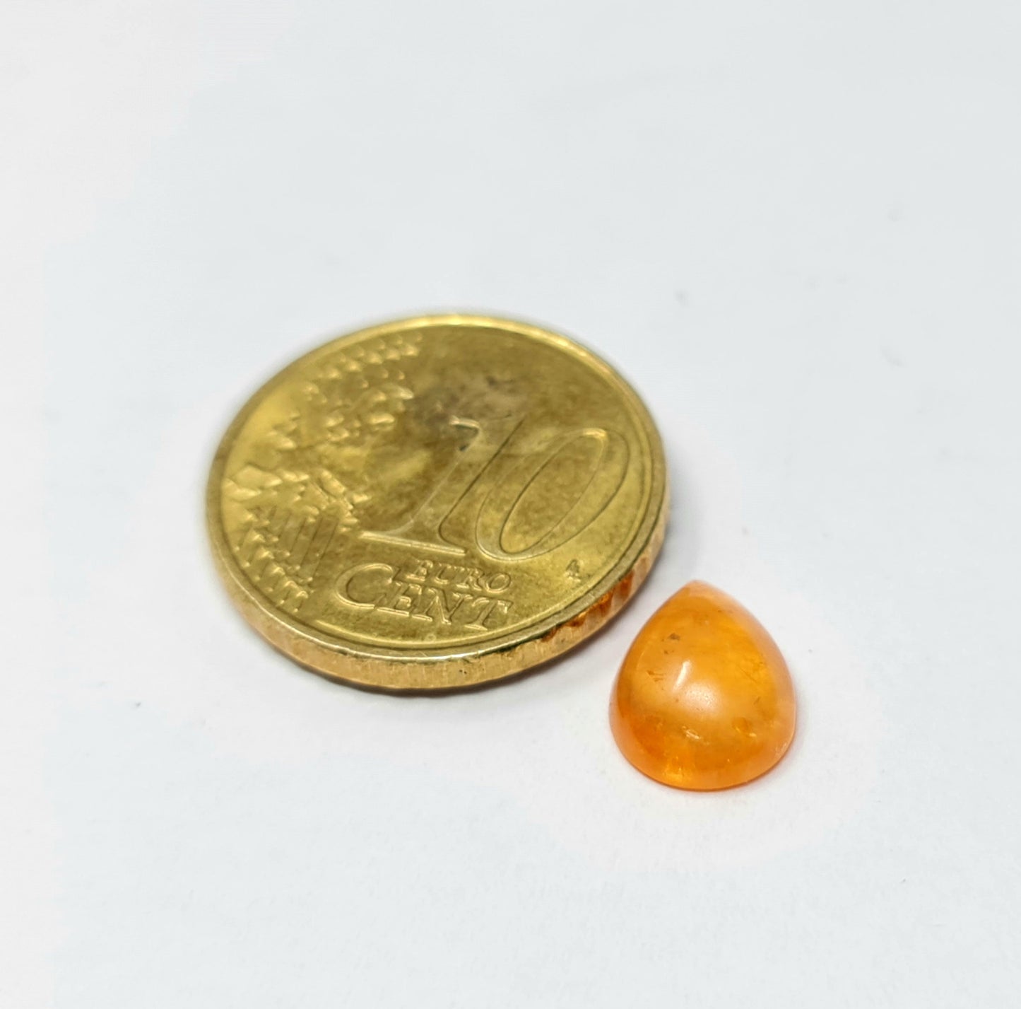 Nr.140 Mandaringranat in wunderbarem Orange, Tropfen, Cabochon, 10x8mm 2,81ct