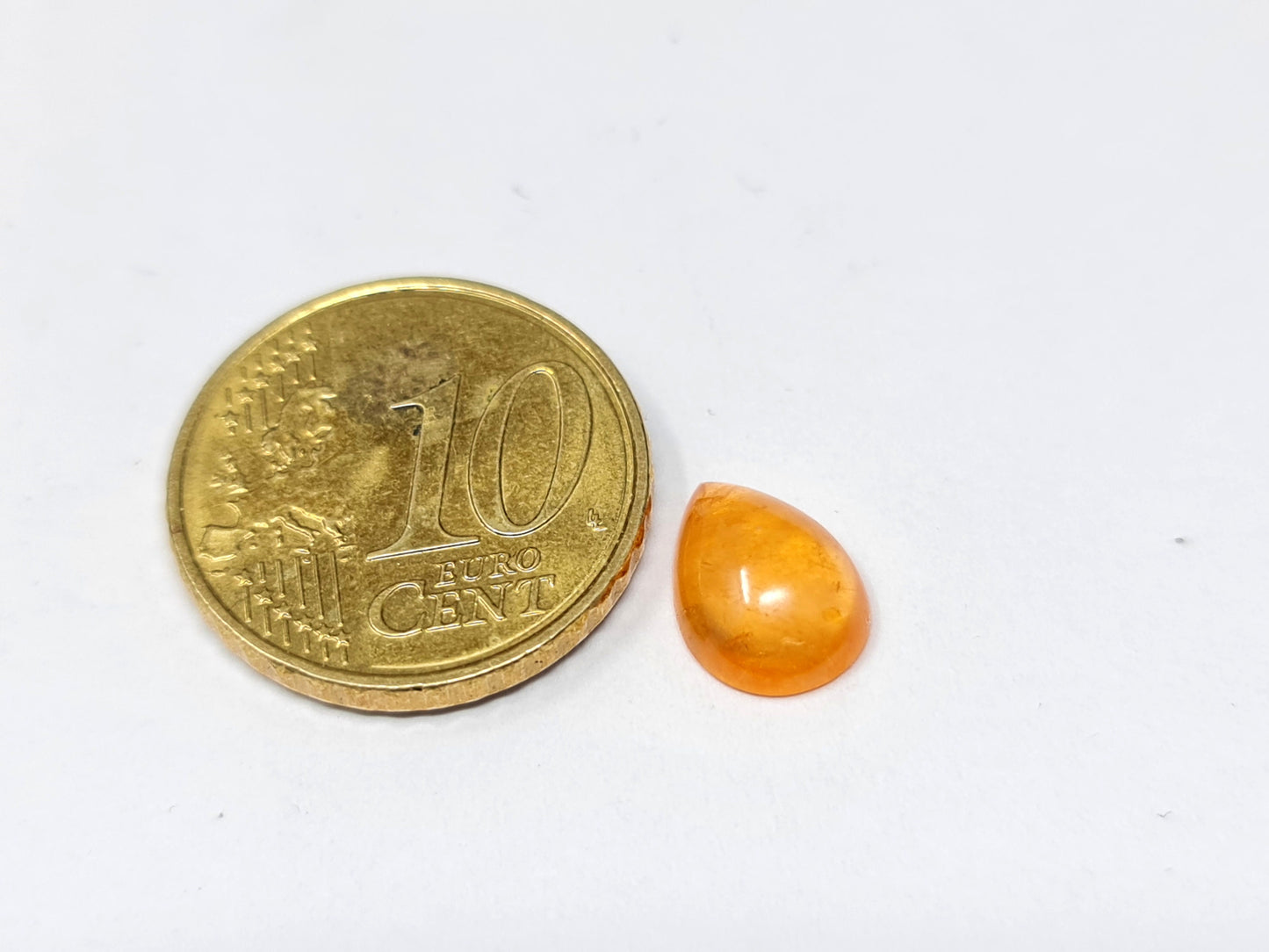Nr.140 Mandaringranat in wunderbarem Orange, Tropfen, Cabochon, 10x8mm 2,81ct