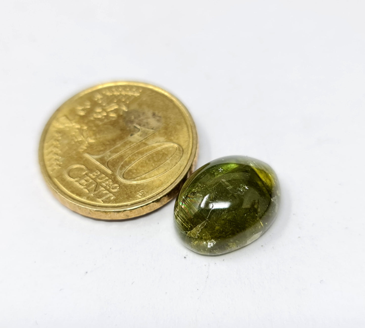 Nr.143 Dunkel grüner Turmalin, Cabochon, oval 14x10,5mm 8,25ct