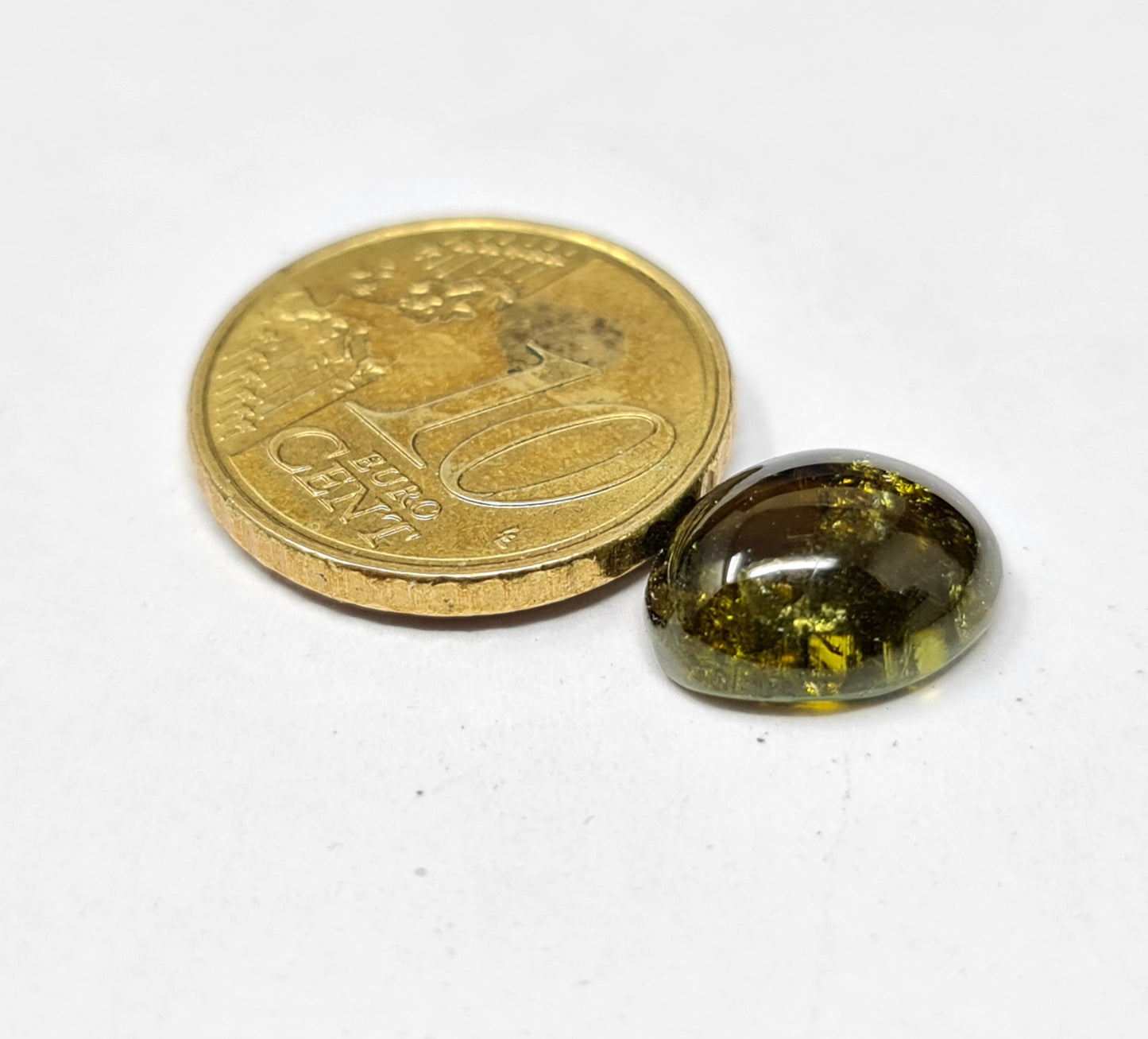 Nr.143 Dunkel grüner Turmalin, Cabochon, oval 14x10,5mm 8,25ct