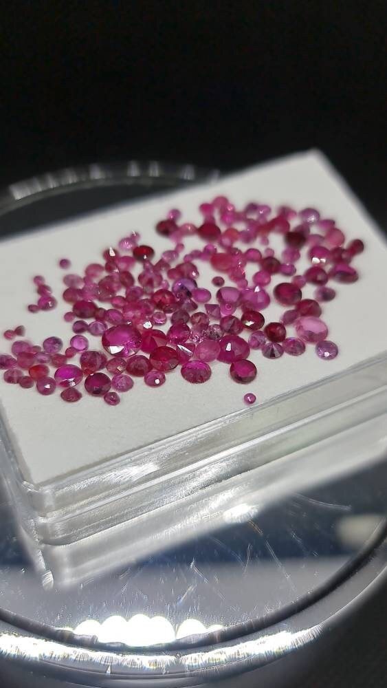 Nr.184 Rote, runde Rubine in verschiedenen Größen, 1-4mm 14,71ct