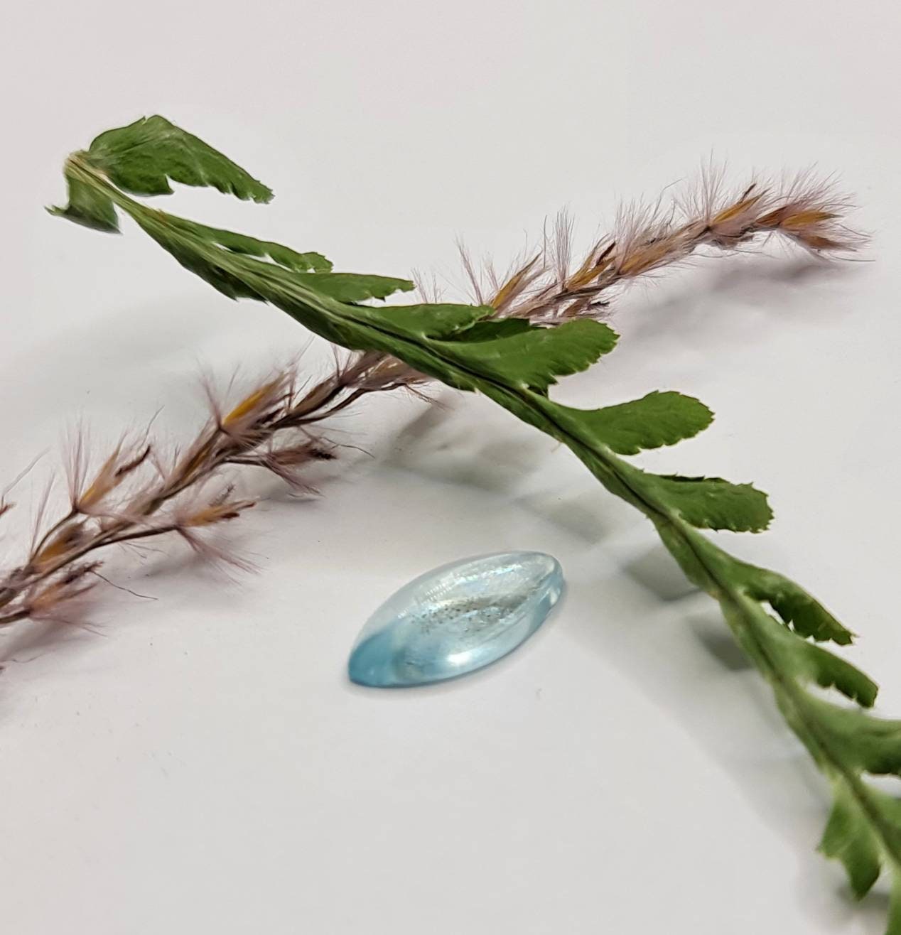 Nr.185 Blauer Aquamarin Navette Cabochon 14,6x 7mm 2,85ct poliert