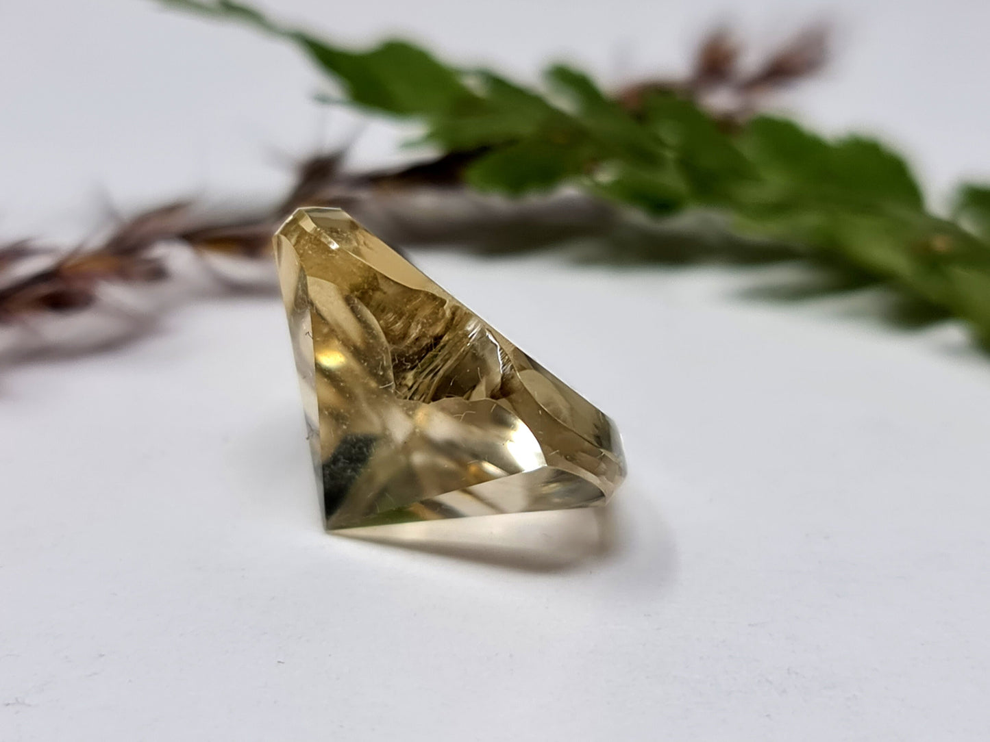 Citrin Herz Gelb, 15,7ct, 20x17x11mm Spiegelschliff