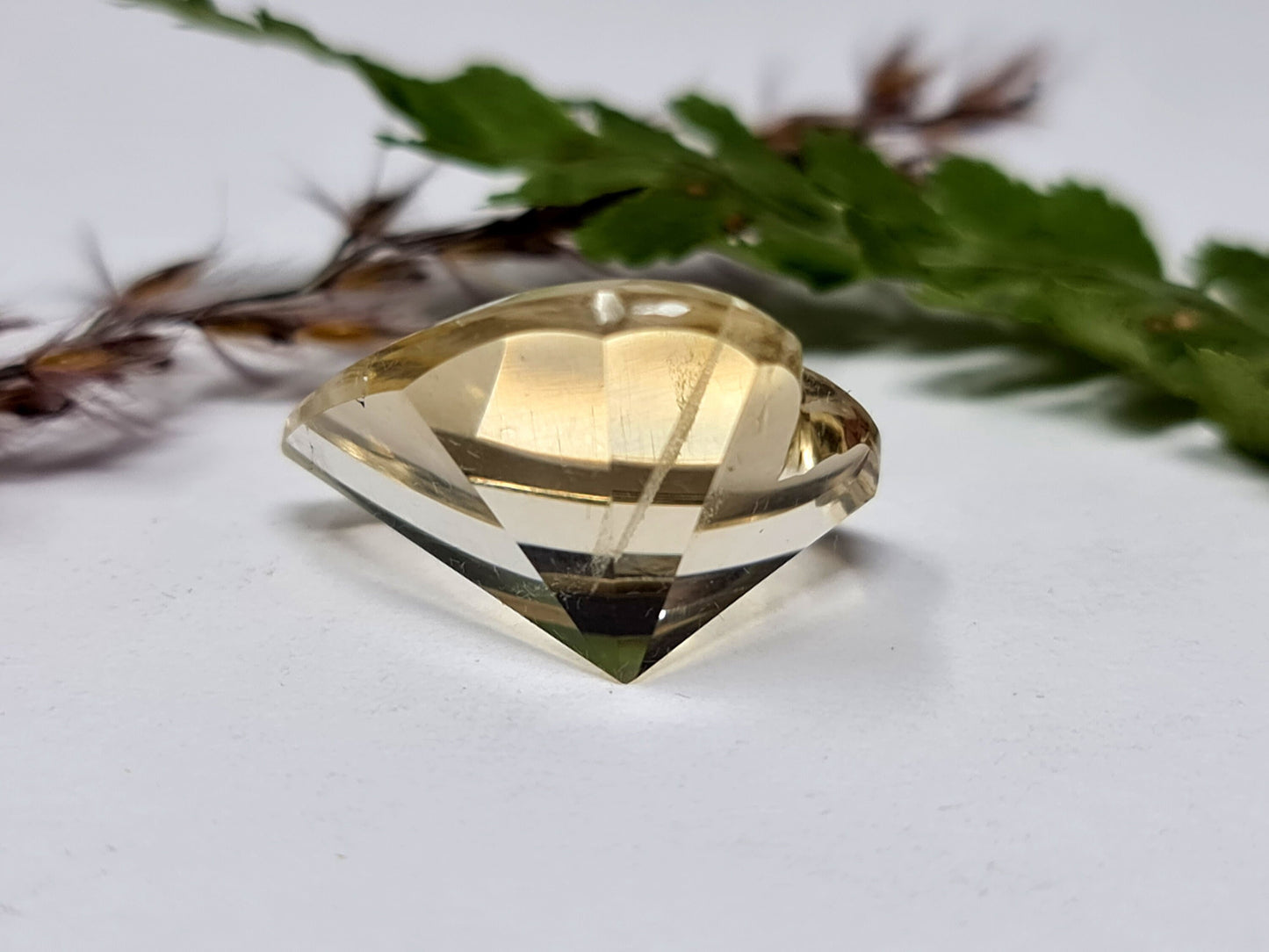Citrin Herz Gelb, 15,7ct, 20x17x11mm Spiegelschliff