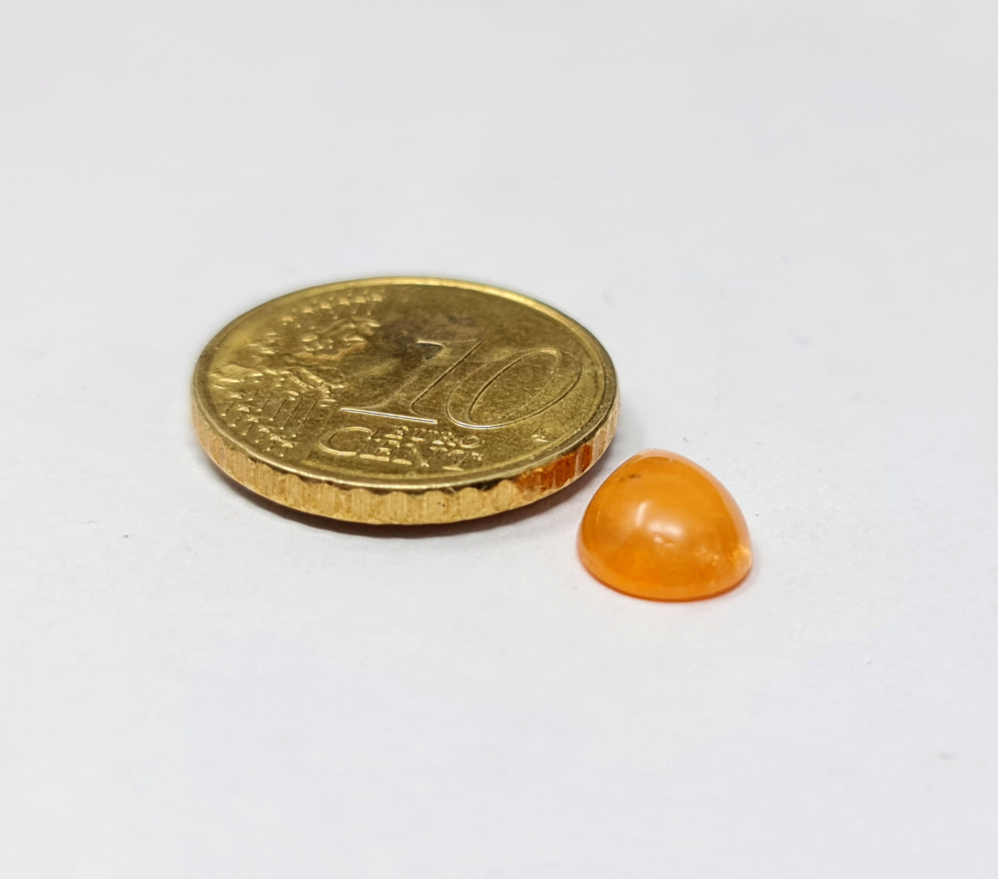 Nr.140 Mandaringranat in wunderbarem Orange, Tropfen, Cabochon, 10x8mm 2,81ct