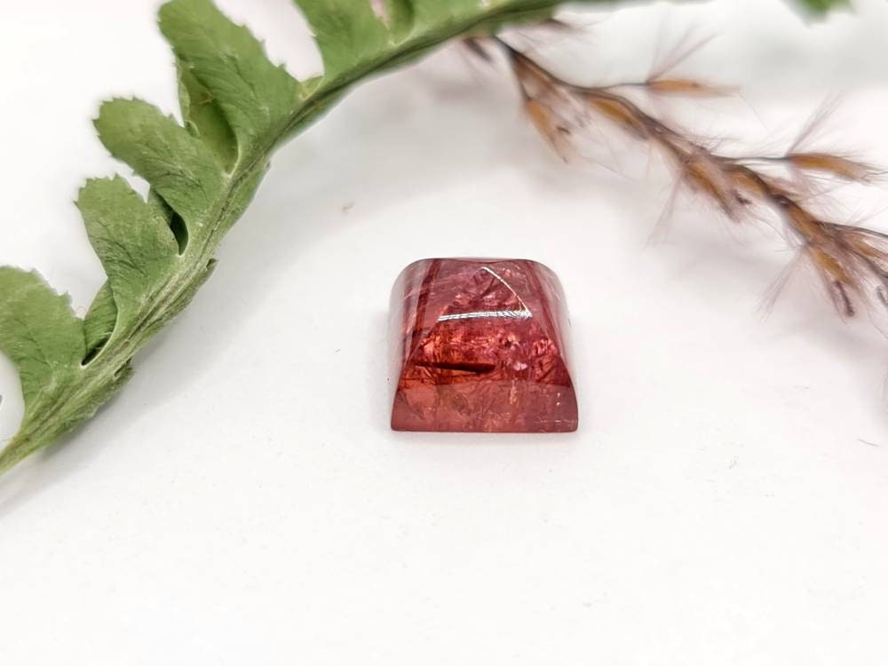 Pink Turmalin Cabochon Pfaffenhut quadratisch 9x9mm 5,1ct (Nr.399)