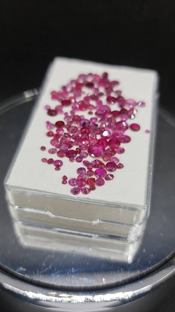 Nr.184 Rote, runde Rubine in verschiedenen Größen, 1-4mm 14,71ct