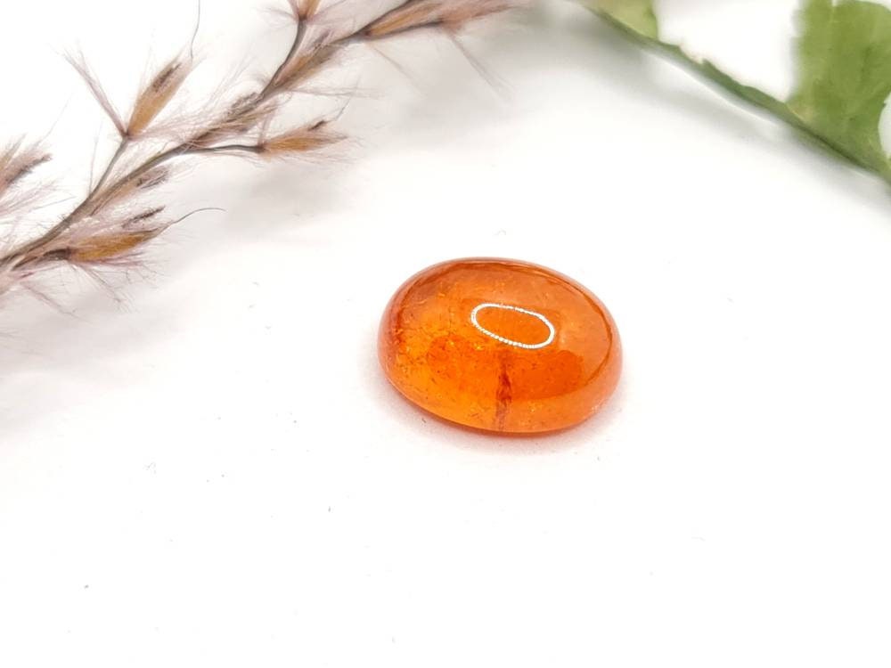 Ovaler orangefarbener Mandaringranat Spessartin 11,1x8,7mm 5,60ct (Nr.564)