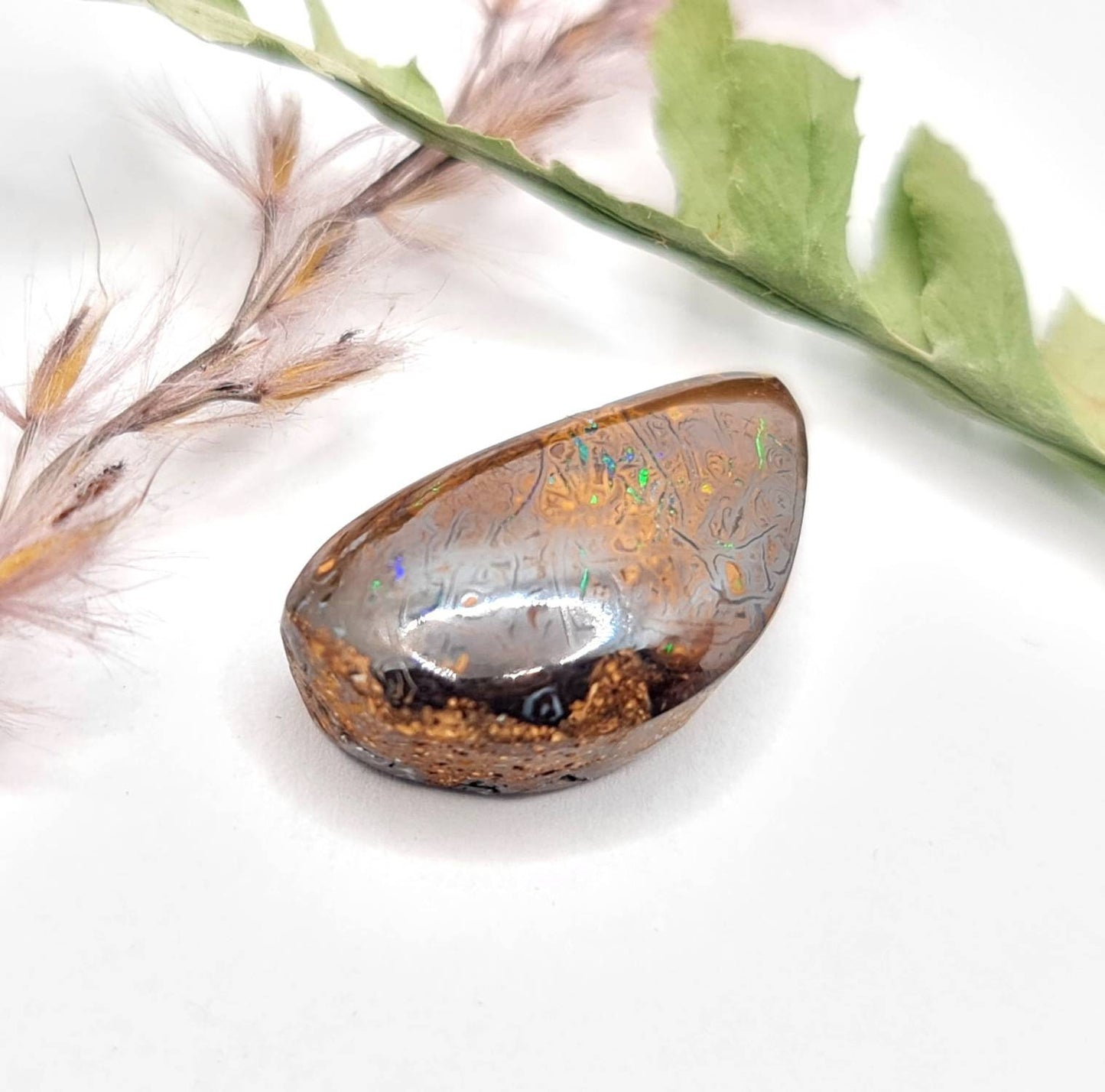 Echter australischer Boulderopal, Matrixopal braun multicolor 17x9,3mm 8,35ct (Nr.590)