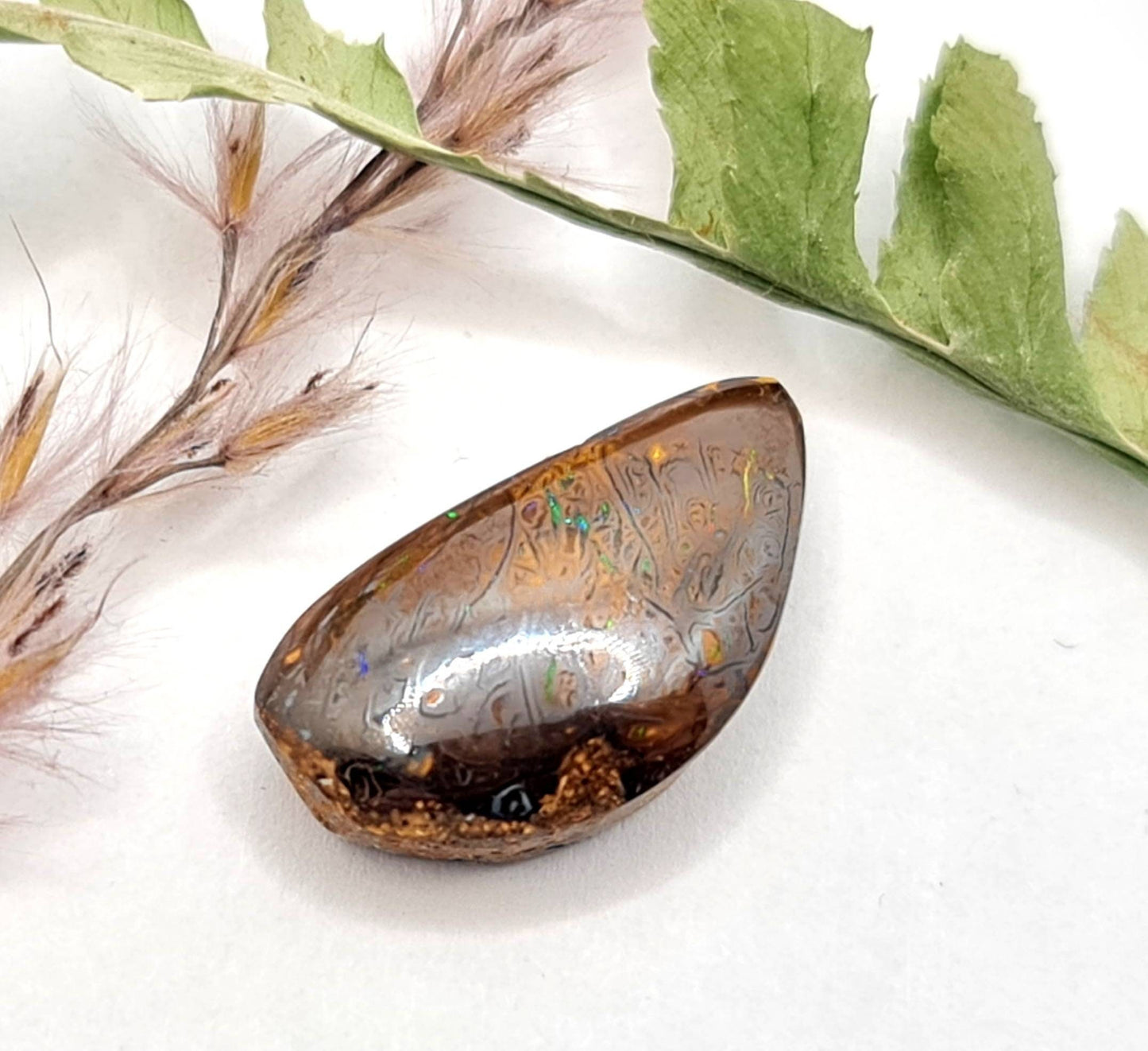 Echter australischer Boulderopal, Matrixopal braun multicolor 17x9,3mm 8,35ct (Nr.590)
