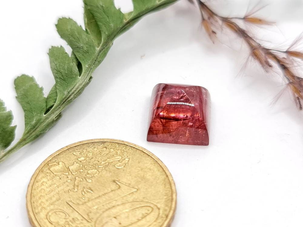 Pink Turmalin Cabochon Pfaffenhut quadratisch 9x9mm 5,1ct (Nr.399)