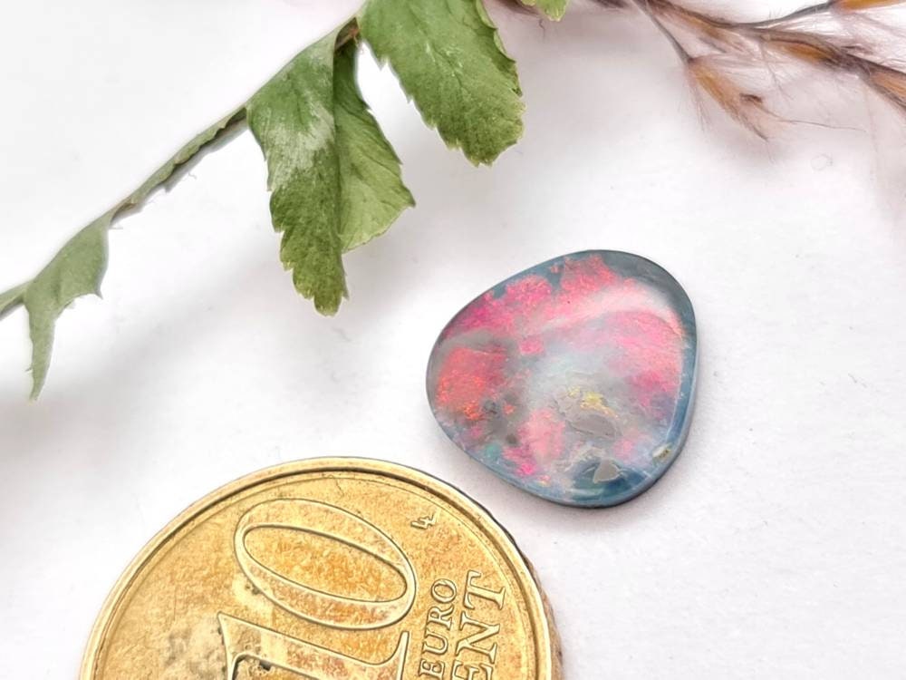 Echter australischer Opal, Black Opal, brilliantes rot-orange! 11,3x10,6mm 2,04ct (Nr.682)