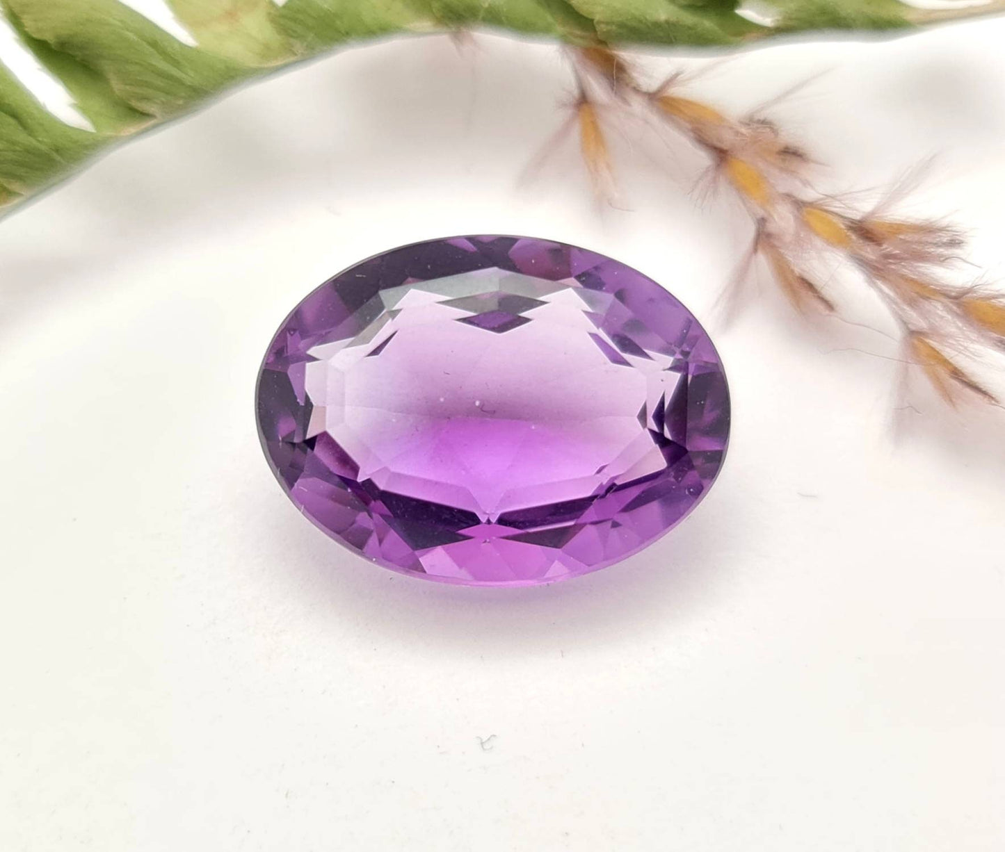 Echter facettierter Amethyst oval violett lila 18,8x14,3mm 13,66ct (Nr.696)