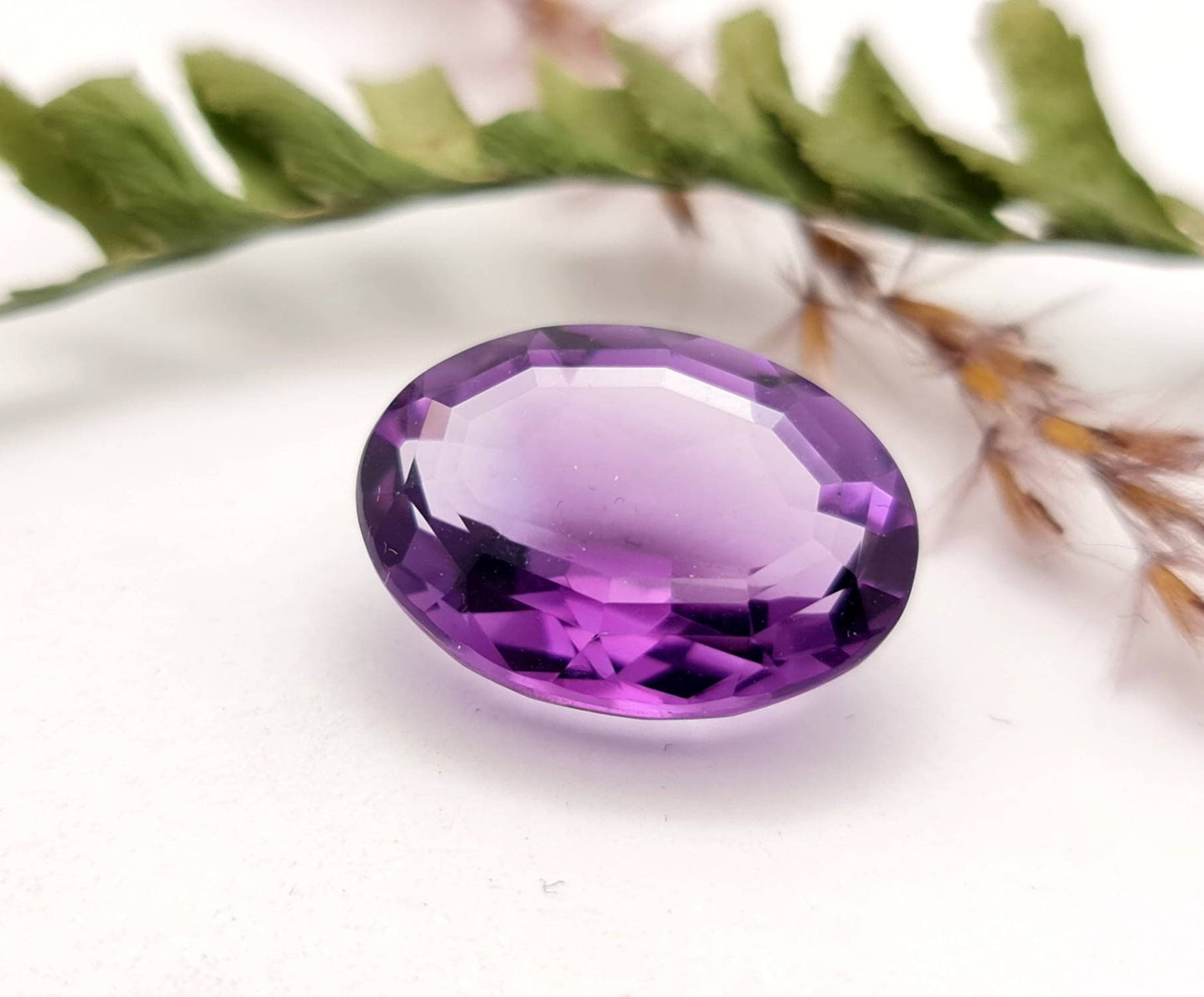 Echter facettierter Amethyst oval violett lila 18,8x14,3mm 13,66ct (Nr.696)