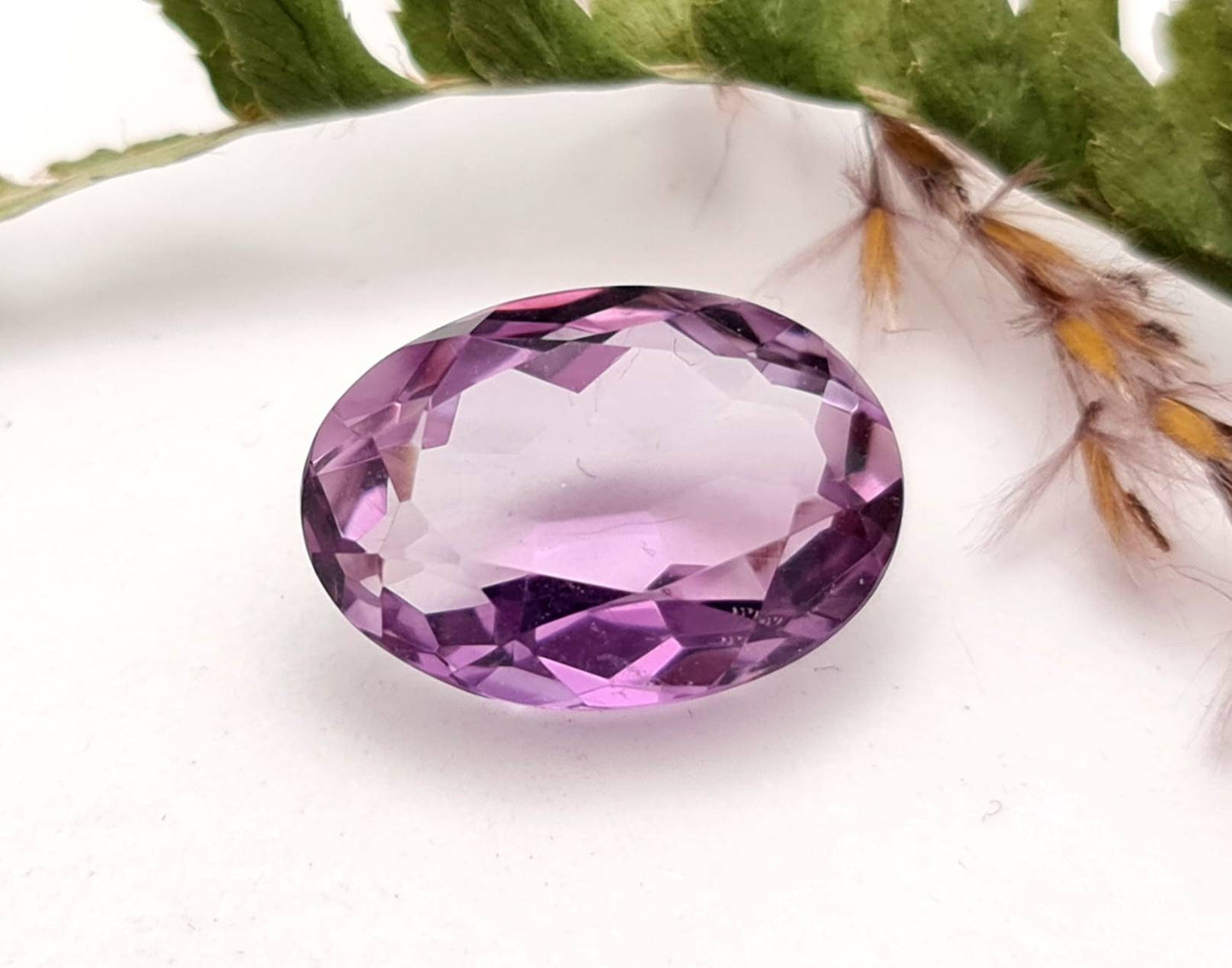 Echter facettierter Amethyst oval lila violett 17,1x12,3mm 10,27ct (Nr.701)
