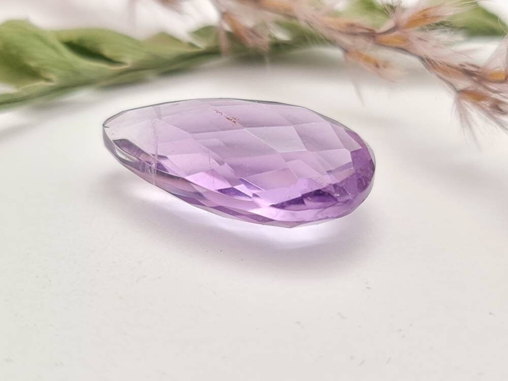 Echter facettierter Amethyst, Tropfen, Pampel violett lila, 20x11mm 10,73ct (Nr.709)