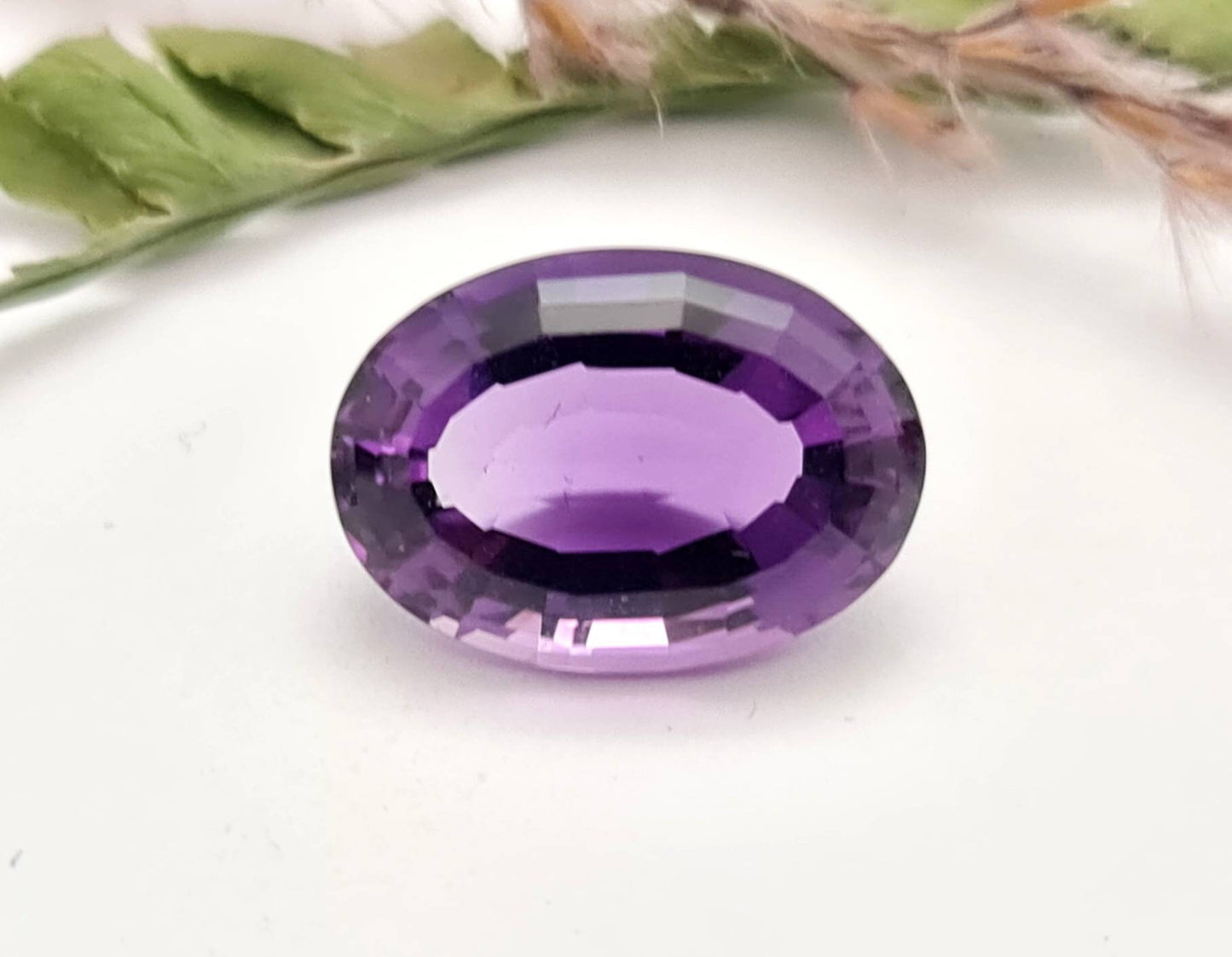 Echter facettierter Amethyst oval lila violett 17,1x12,2mm 10,4ct (Nr.714)