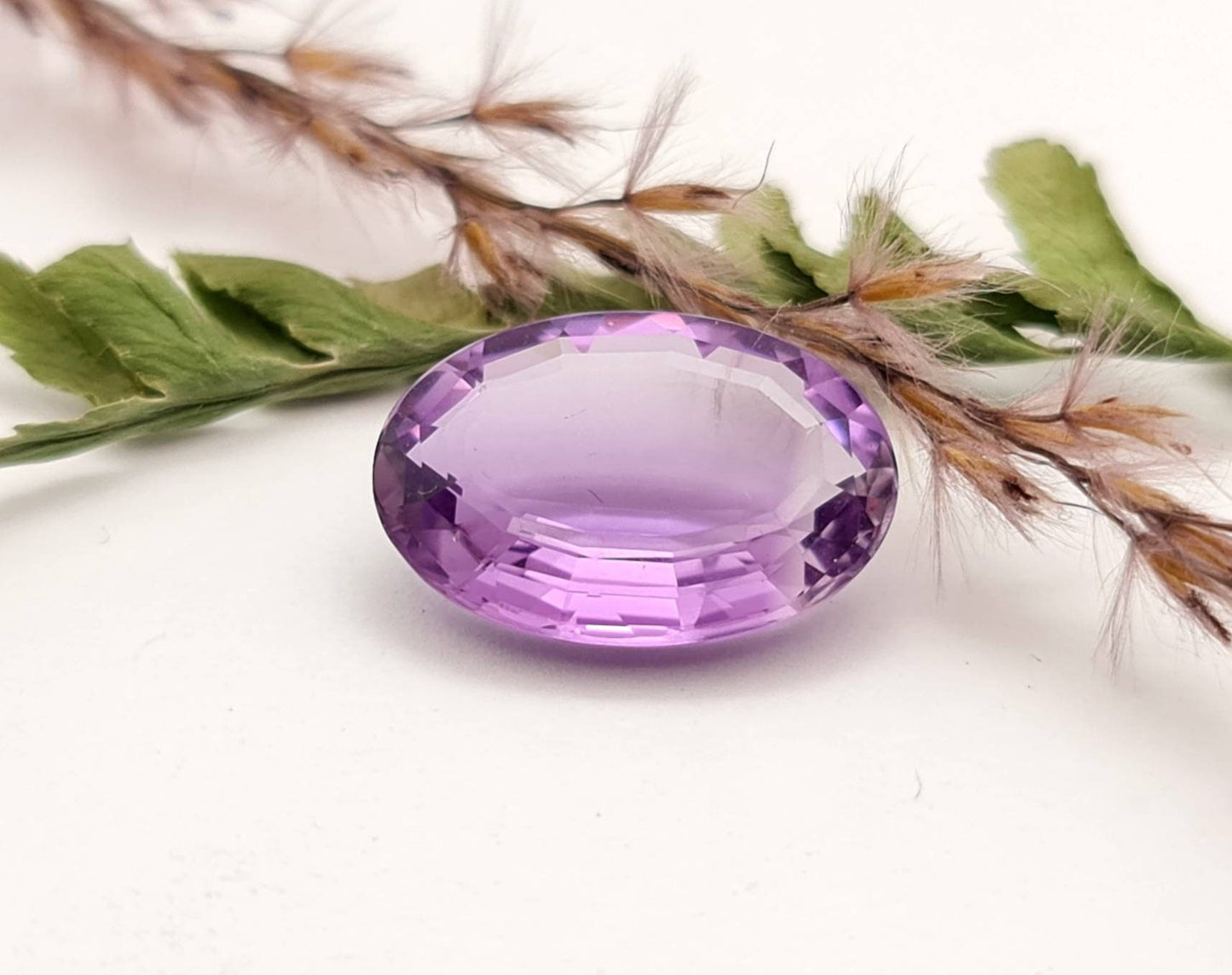Echter facettierter Amethyst oval lila violett 18x12,8mm 9,14ct (Nr.722)
