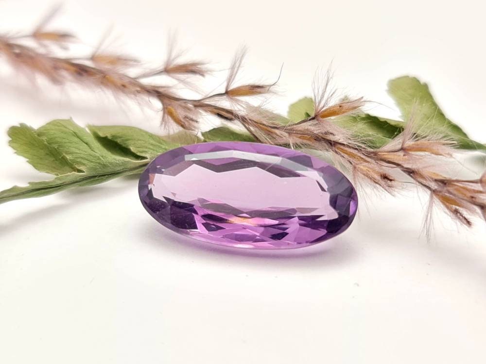 Echter facettierter Amethyst oval lila violett 20,1x10,1mm 8,78ct (Nr.726)