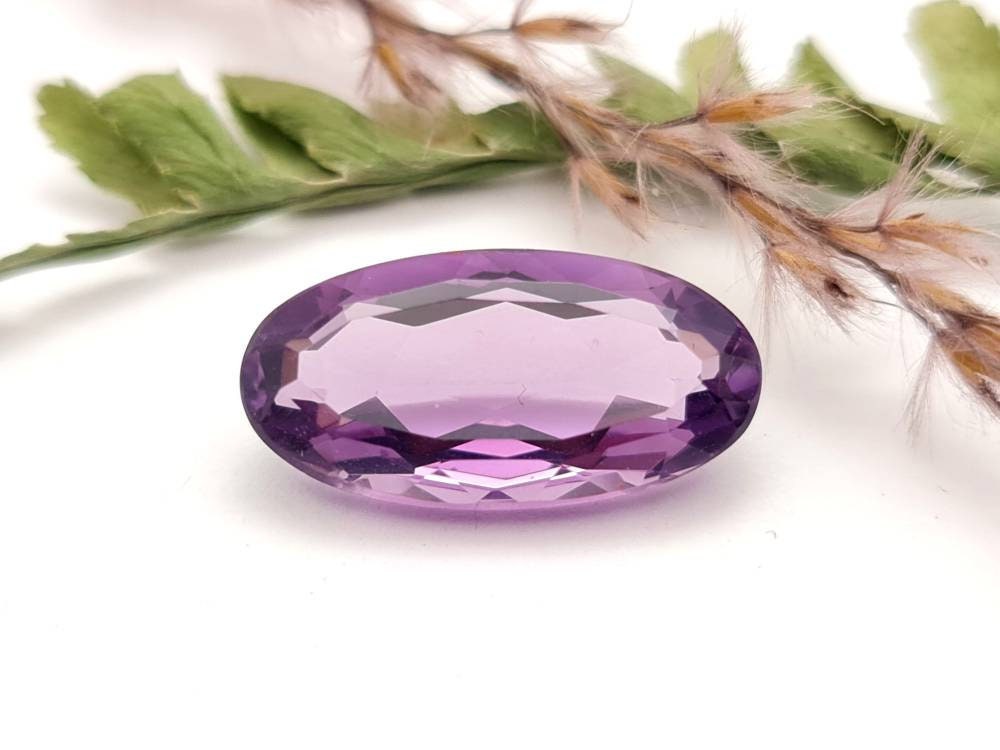Echter facettierter Amethyst oval lila violett 20,1x10,1mm 8,78ct (Nr.726)