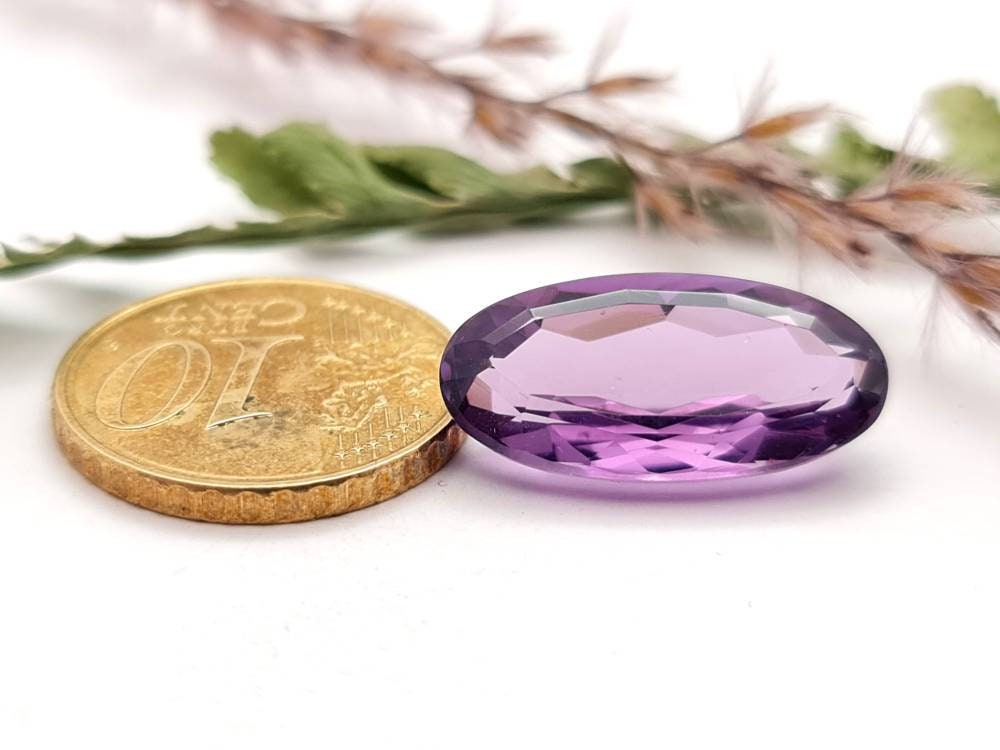 Echter facettierter Amethyst oval lila violett 20,1x10,1mm 8,78ct (Nr.726)