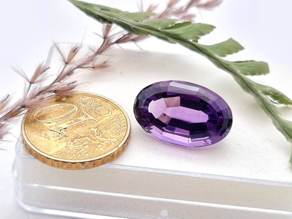 Echter facettierter Amethyst violett oval lila 18x11,4mm 11,05ct (Nr.814)