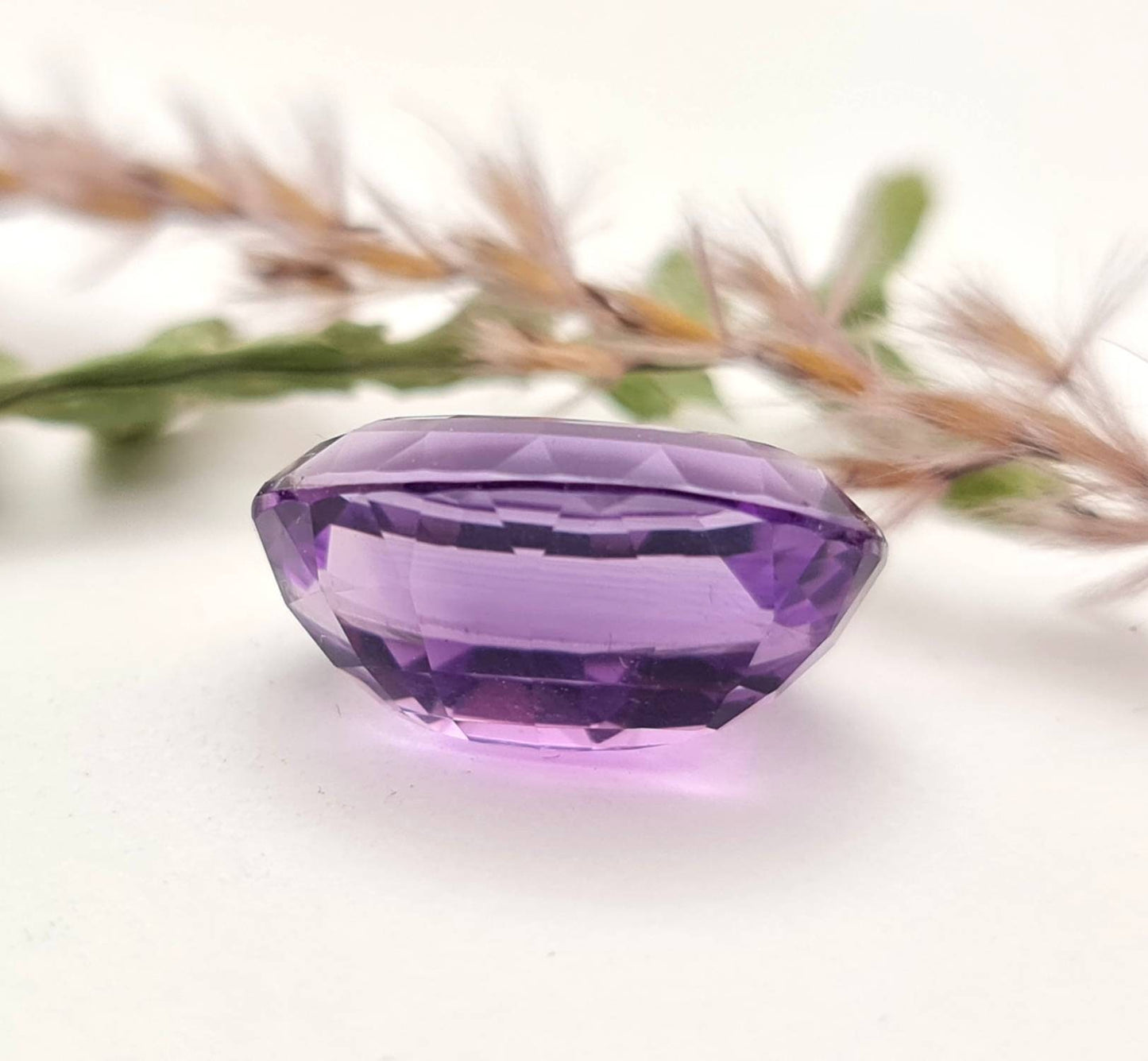 Echter facettierter Amethyst oval, violett lila 18,5x13,7mm 14,4ct (Nr.829)