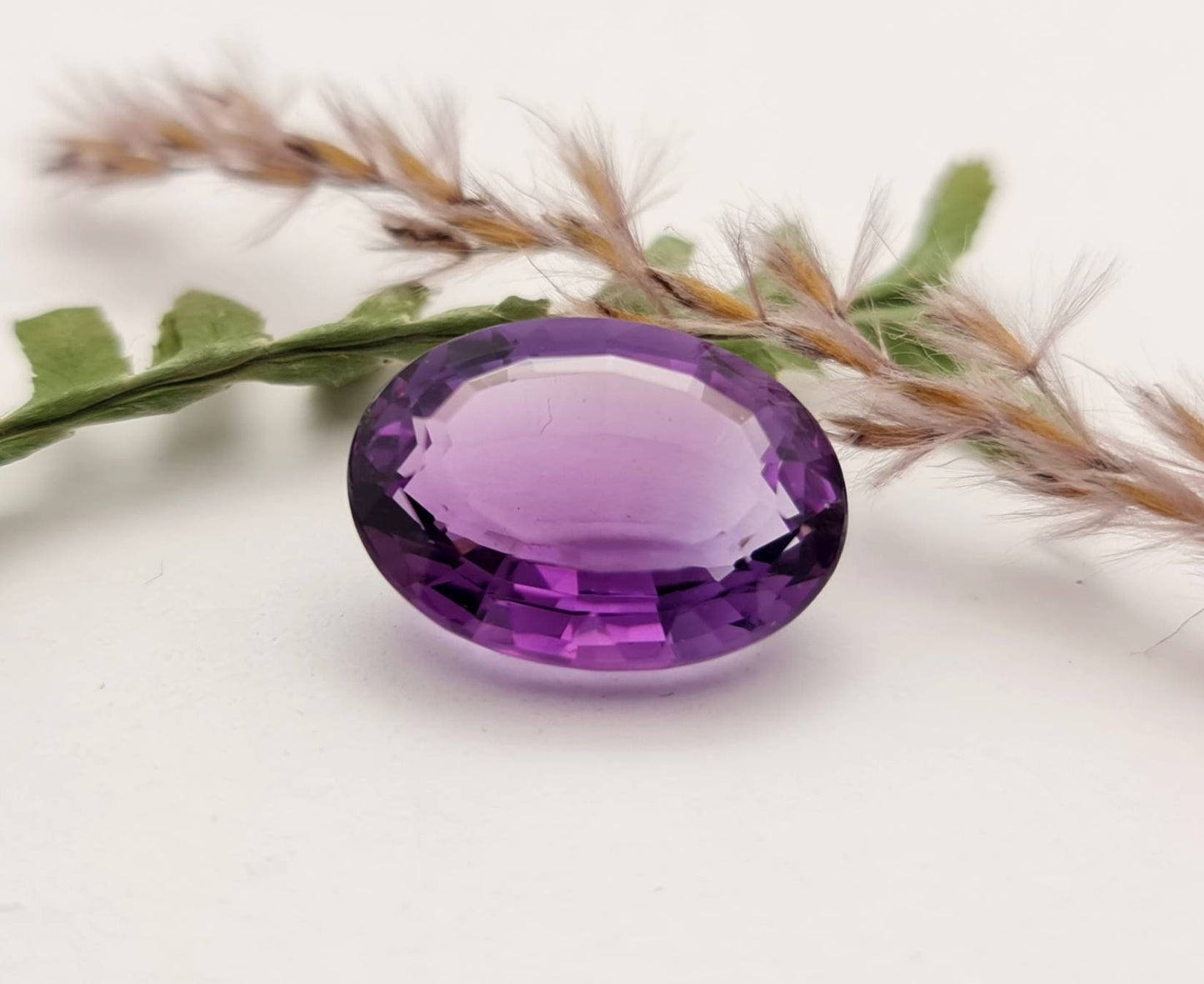 Echter facettierter Amethyst oval, violett lila 18,5x13,7mm 14,4ct (Nr.829)