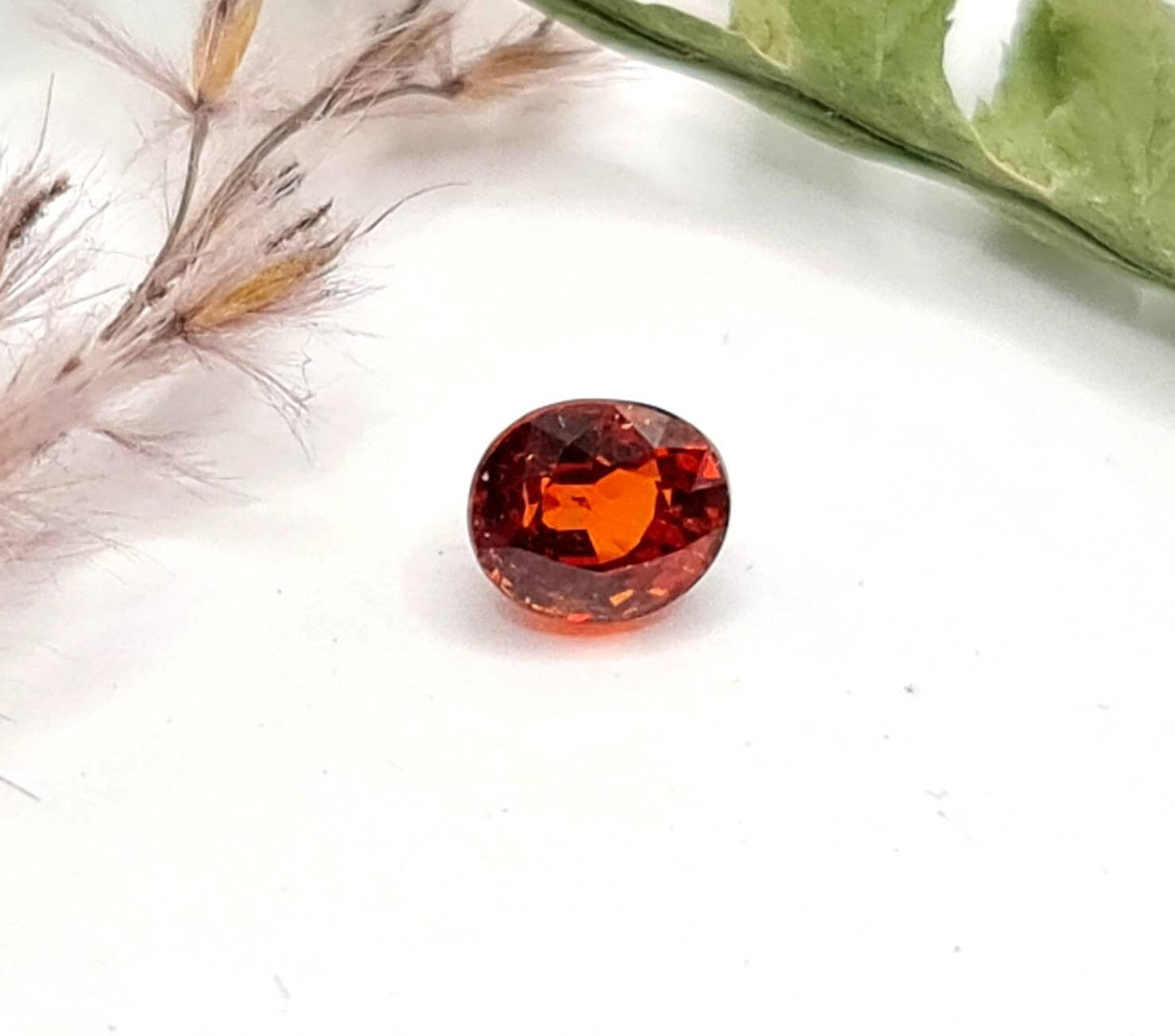 Oval facettierter Mandaringranat Spessartin orange 5,7x4,9mm 1,08ct (Nr.505)