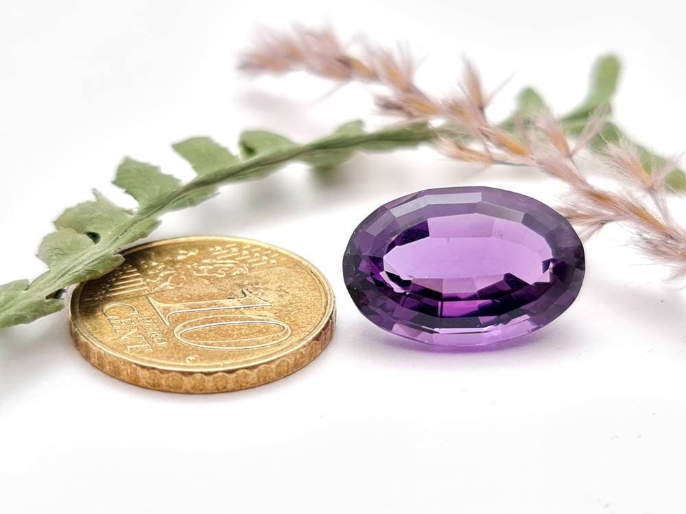 Echter facettierter Amethyst oval, violett lila 17,9x11,8mm 11ct (Nr.851)