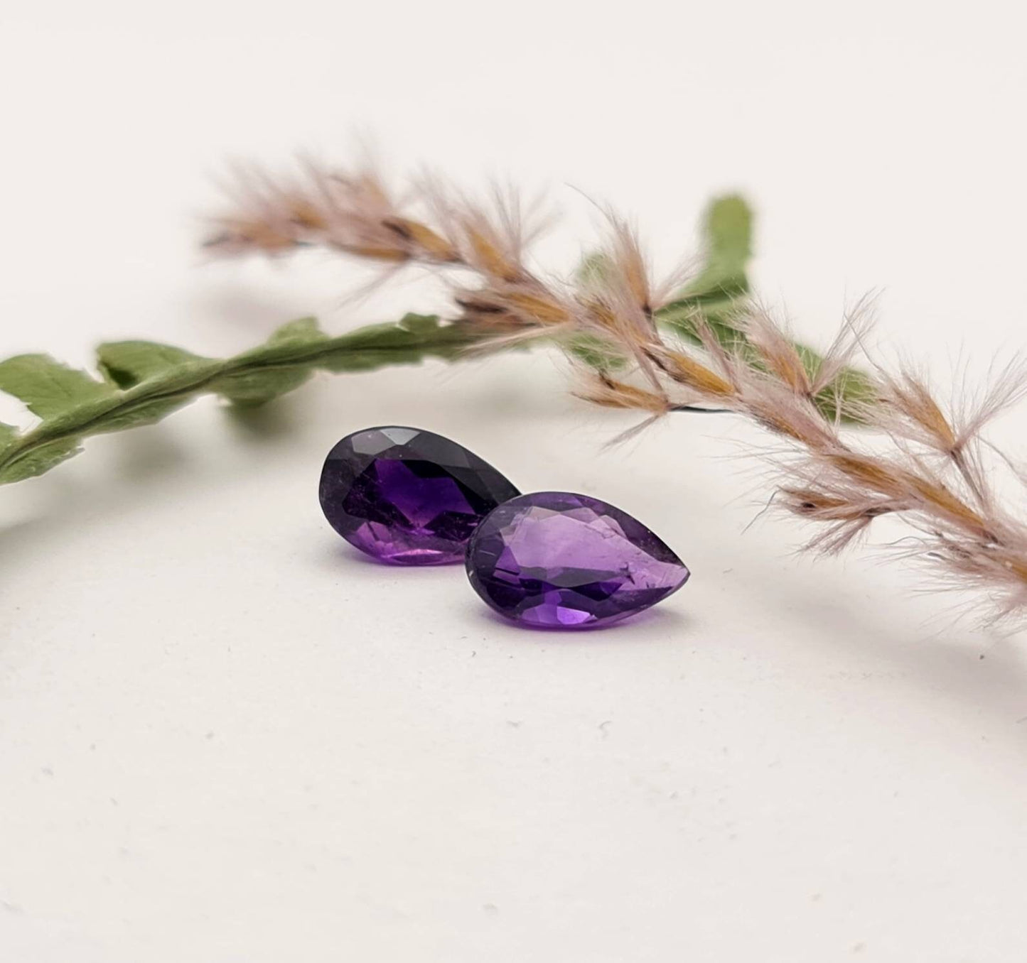 Echter facettierter Amethyst Tropfen, Lot aus 2 Stück violett lila 3,3ct (Nr.854)