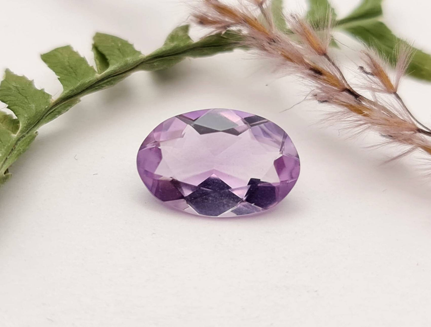 Echter facettierter Amethyst oval, violett lila 16x10,8mm 5,88ct (Nr.858)