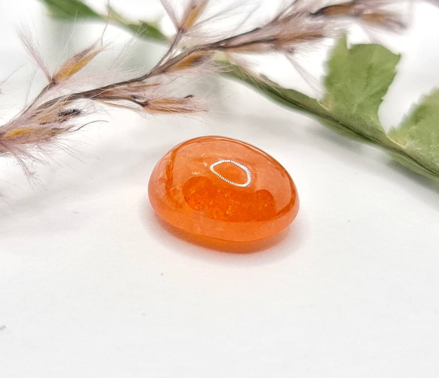 Ovales Mandarigranat Cabochon, Spessartin orange 10,5x8,3mm 5,06ct (Nr.517)