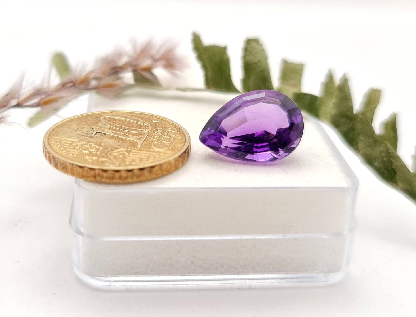 Echter facettierter Amethyst Tropfen lila violett 14,2x10,1mm 5,7ct (Nr.929)