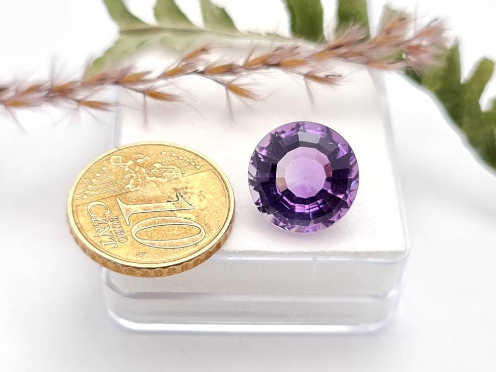 Echter violetter Amethyst rund facettiert lila 13mm 7,9ct (Nr.1009)