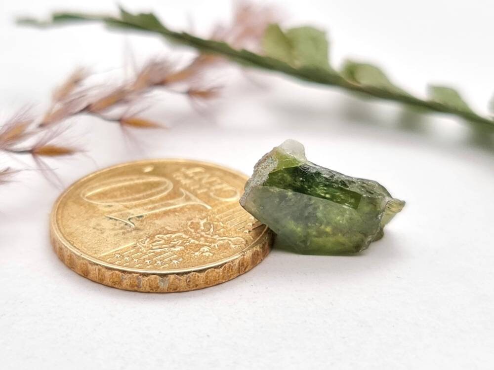 Echter Sphen/Titanit Rohstein Micromount aus dem Tormiqtal, Haramosh Mountains, Pakistan Stufe 13,2x8,7mm 5,64ct (Nr.1047)