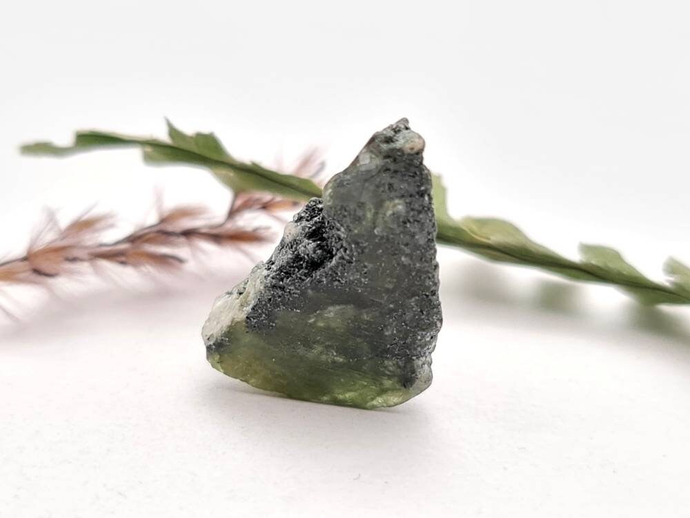 Echter Sphen/Titanit Rohstein Micromount aus dem Tormiqtal, Haramosh Mountains, Pakistan Stufe 22,1x15,3mm 19,3ct (Nr.1048)