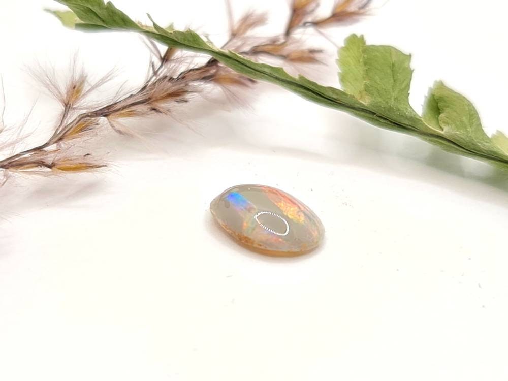 Echter heller Opal aus Lightning Ridge, Australien multicolor Farbspiel 9,3x6,8mm 1ct (Nr.619)