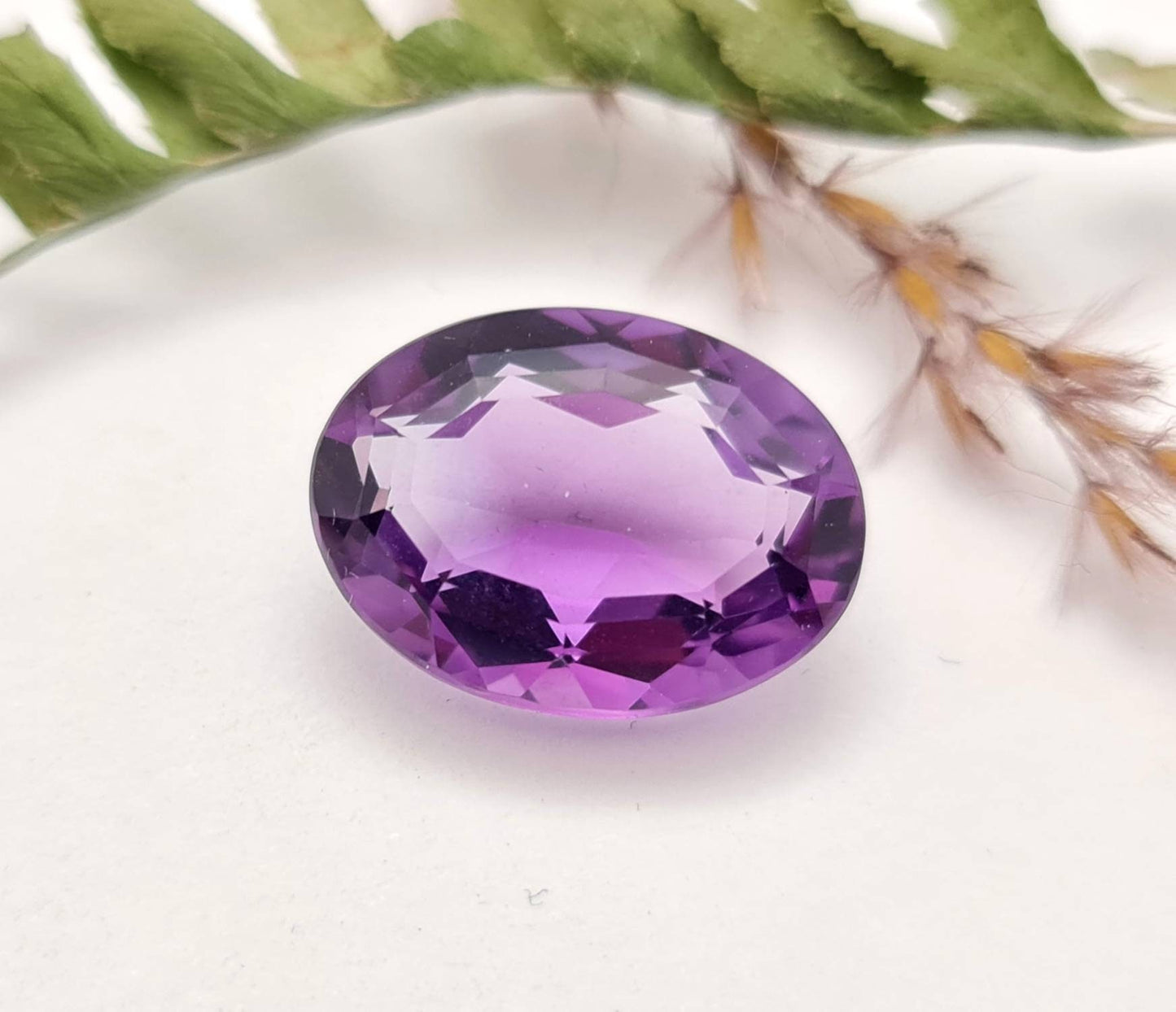 Echter facettierter Amethyst oval violett lila 18,8x14,3mm 13,66ct (Nr.696)