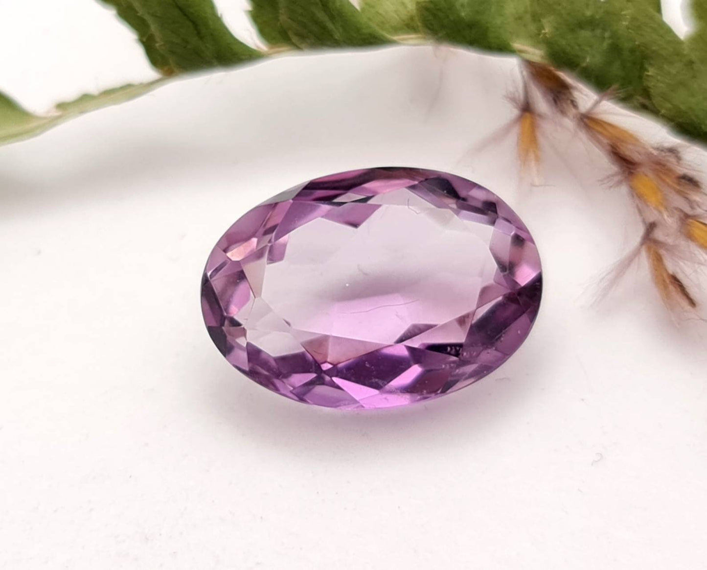 Echter facettierter Amethyst oval lila violett 17,1x12,3mm 10,27ct (Nr.701)