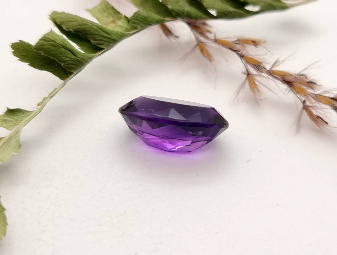 Echter facettierter Amethyst oval violett lila 15,9x11mm 7,42ct (Nr.706)