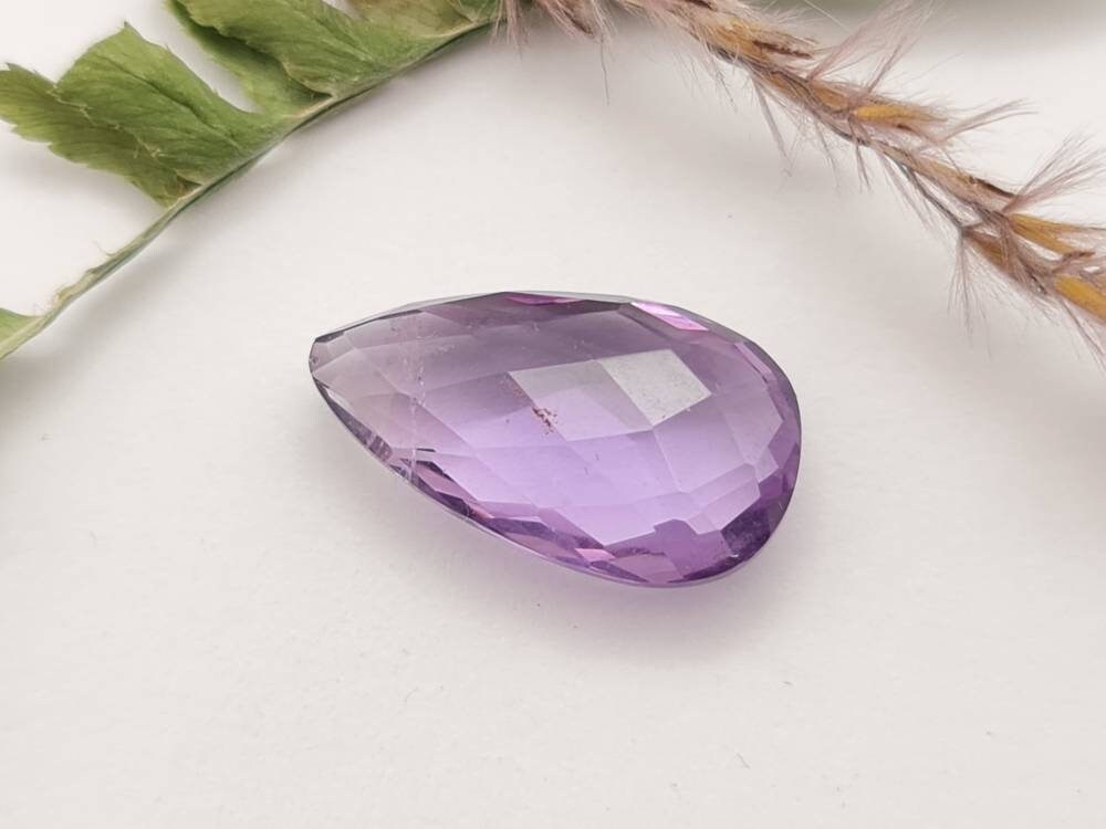 Echter facettierter Amethyst, Tropfen, Pampel violett lila, 20x11mm 10,73ct (Nr.709)
