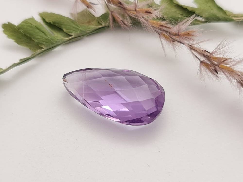 Echter facettierter Amethyst, Tropfen, Pampel violett lila, 20x11mm 10,73ct (Nr.709)