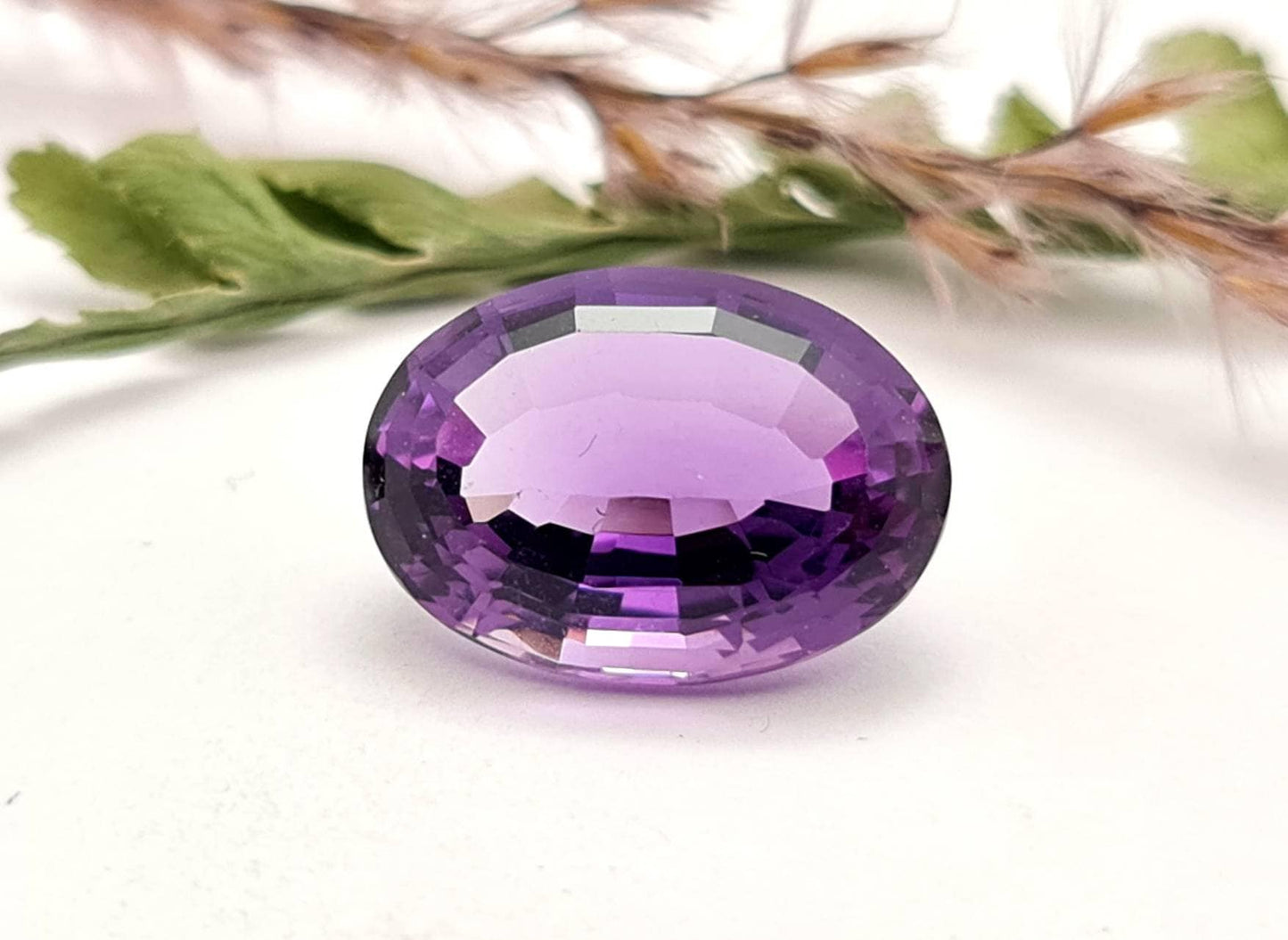 Echter facettierter Amethyst oval lila violett 17,1x12,2mm 10,4ct (Nr.714)